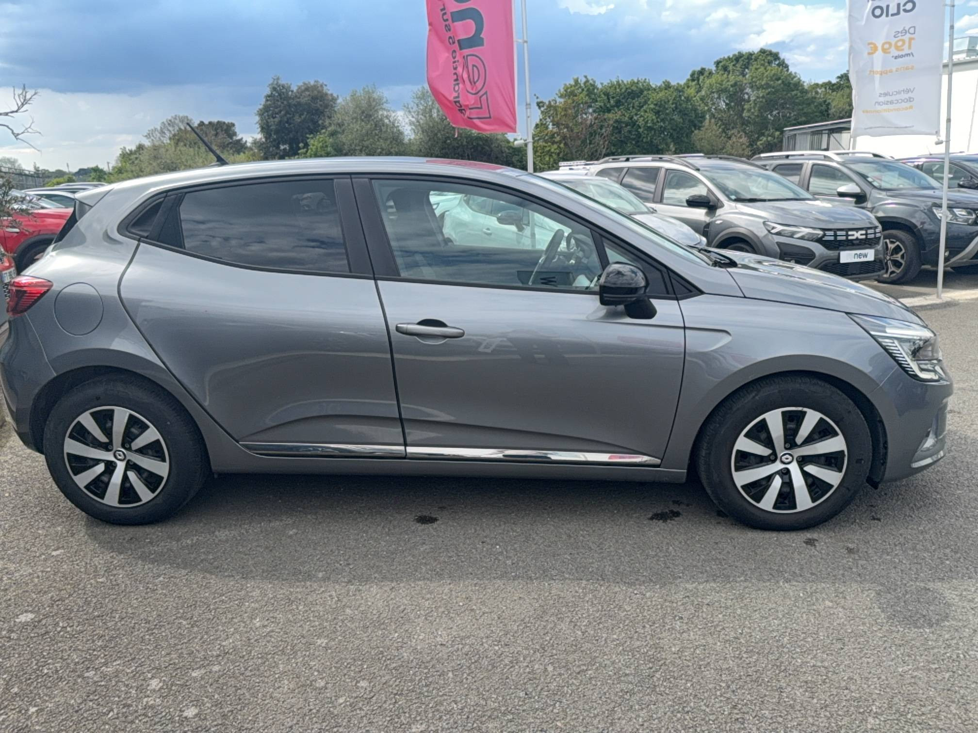 Vente en ligne Renault Clio 5 Clio TCe 90 au prix de 14 990 €