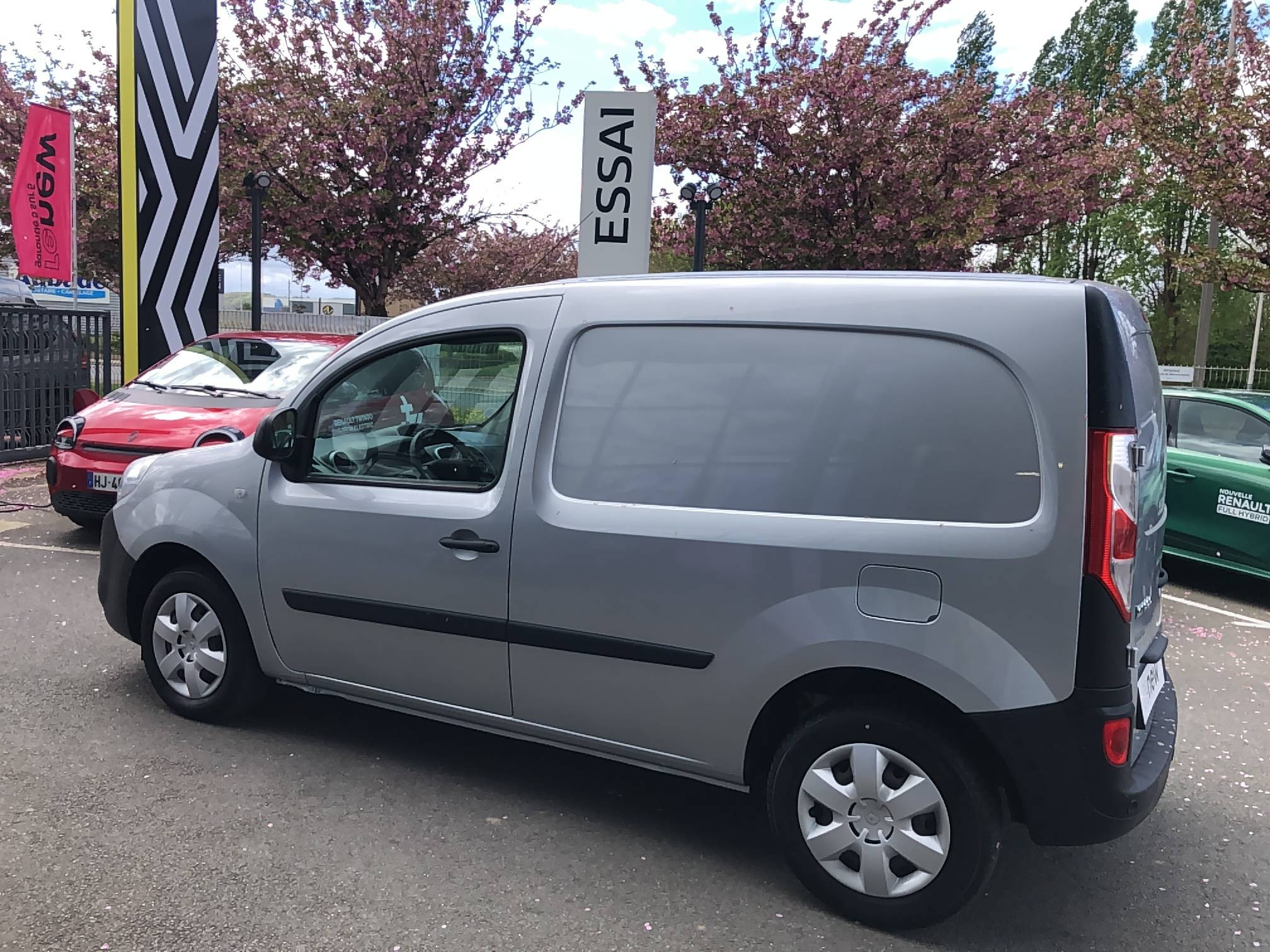 Vente en ligne Renault Kangoo Express  BLUE DCI 95 au prix de 12 990 €
