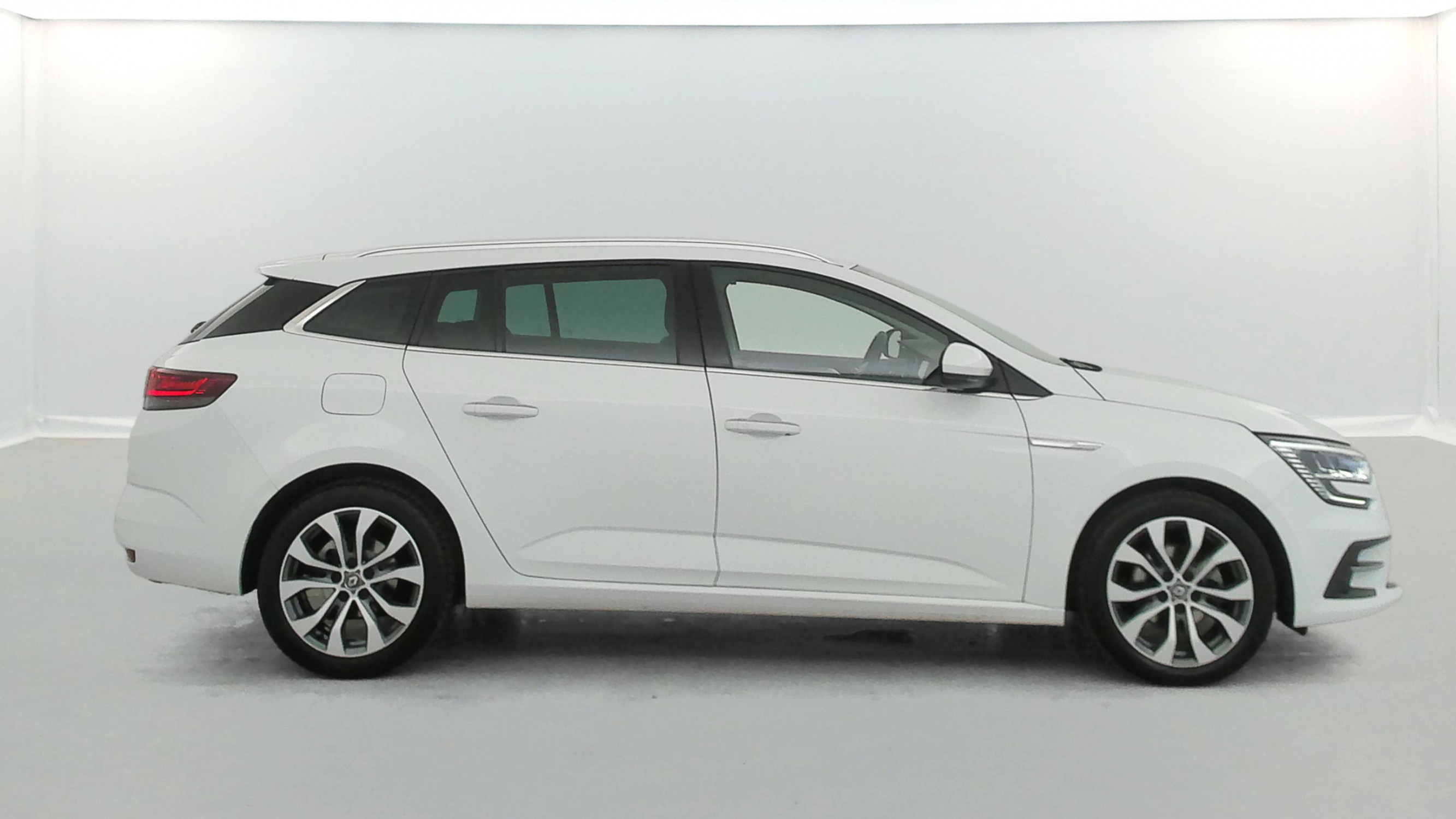 Vente en ligne Renault Megane 4 Estate  Blue dCi 115 EDC au prix de 18 450 €