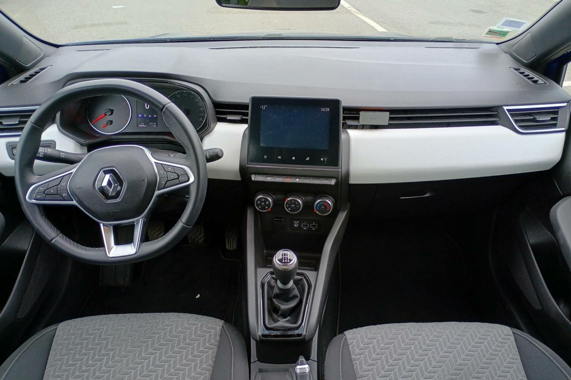 Vente en ligne Renault Clio 5 Clio TCe 90 - 21N au prix de 13 890 €