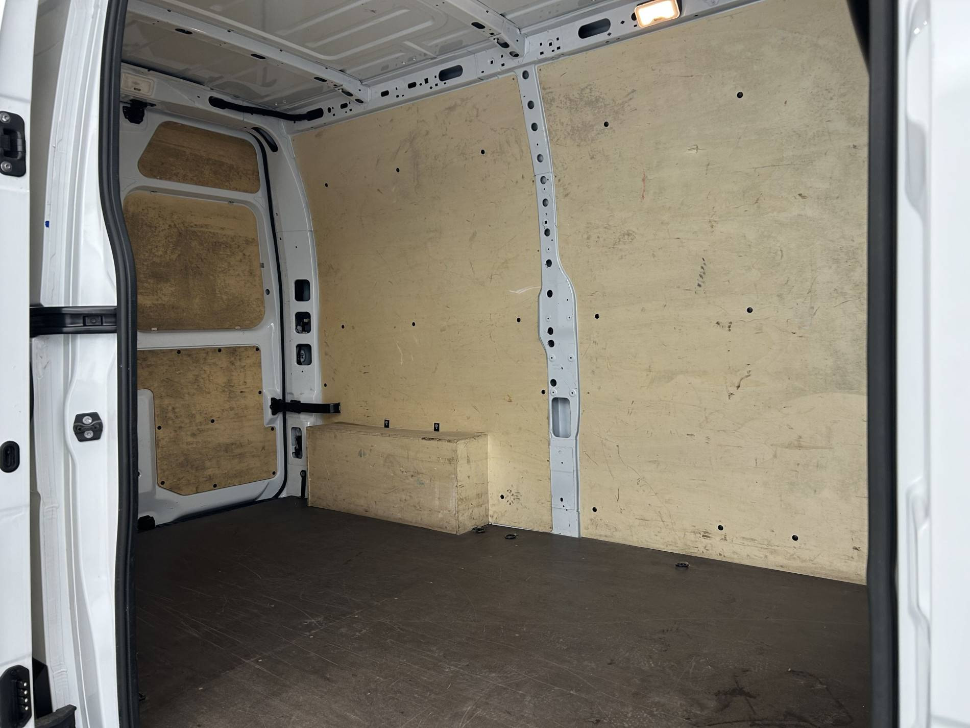 Vente en ligne Renault Master Fourgon MASTER FGN TRAC F3500 L2H2 BLUE DCI 135 au prix de 27 990 €