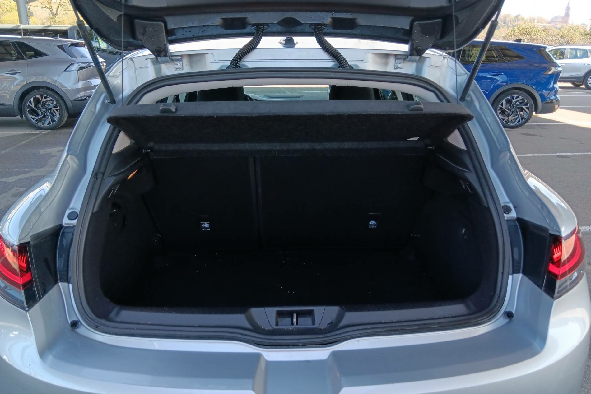 Vente en ligne Renault Megane 4  Blue dCi 115 EDC au prix de 16 990 €