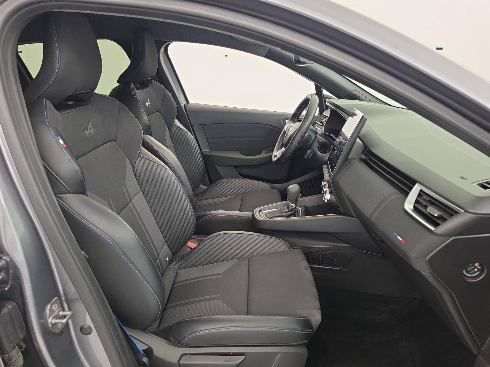 Vente en ligne Renault Clio 5 Clio E-Tech full hybrid 145 au prix de 19 785 €