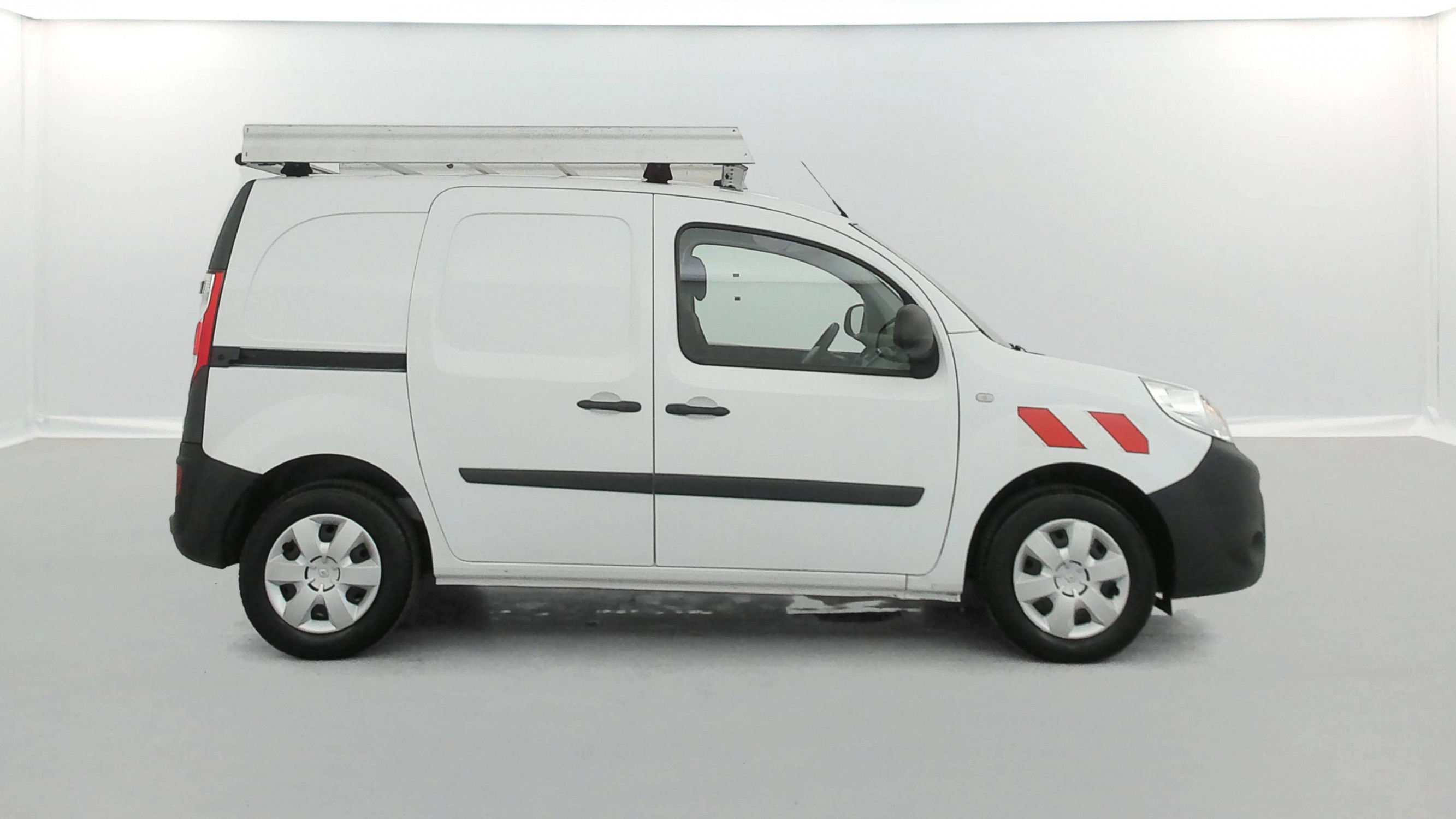 Vente en ligne Renault Kangoo Express  BLUE DCI 80 au prix de 11 990 €