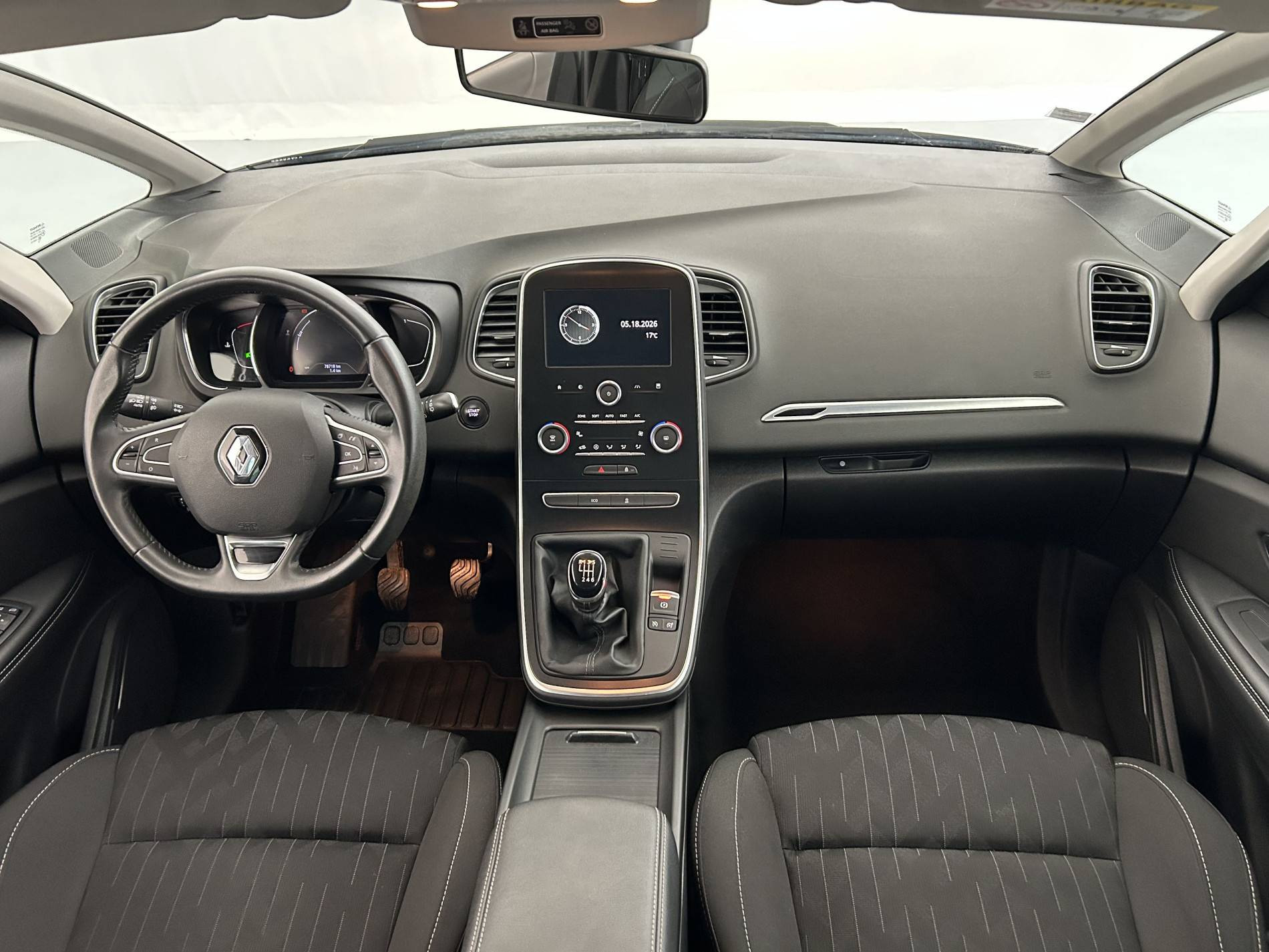 Vente en ligne Renault Scenic 4 Scenic TCe 115 FAP au prix de 13 390 €