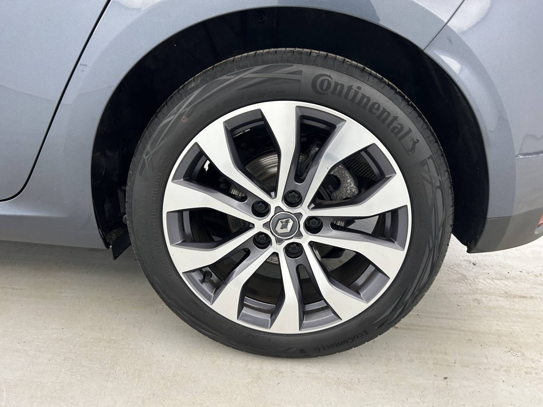 Vente en ligne Renault Megane 4  Blue dCi 115 EDC au prix de 19 690 €