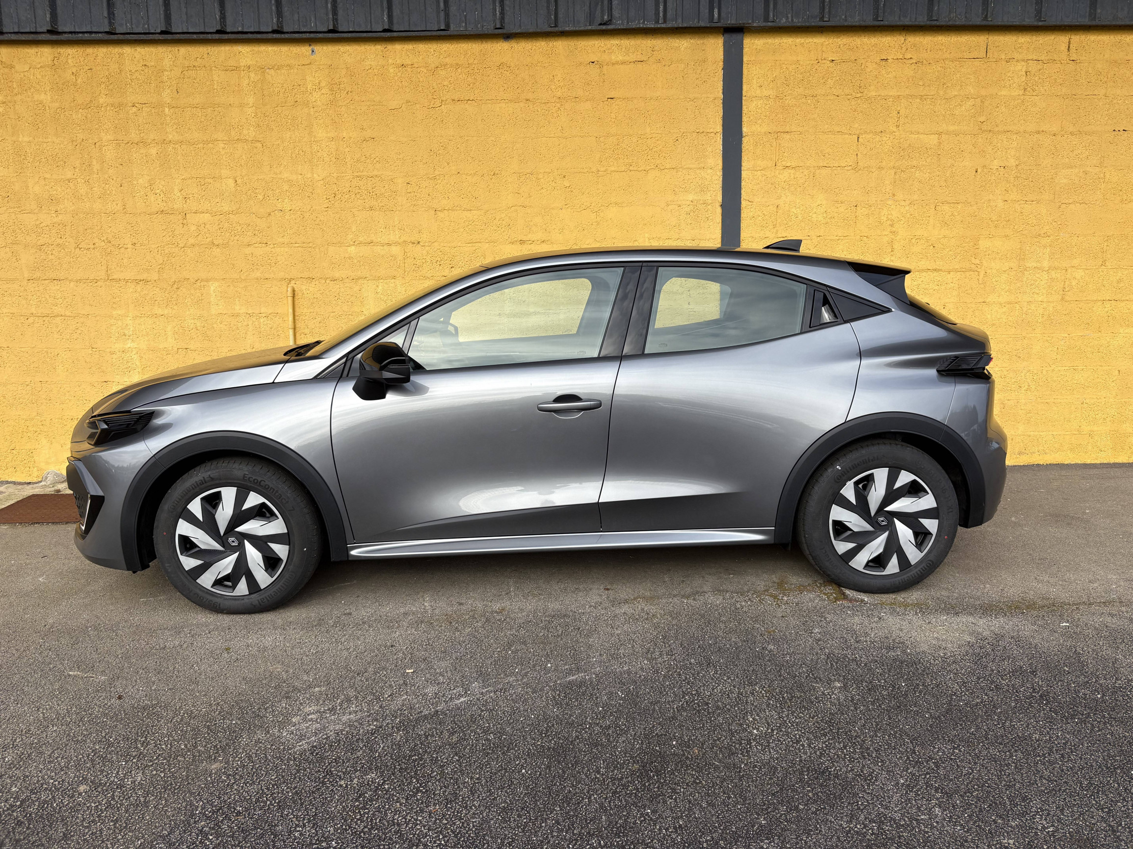 Vente en ligne Renault Clio 6 Clio E-Tech full hybrid 160 ch au prix de 24 490 €