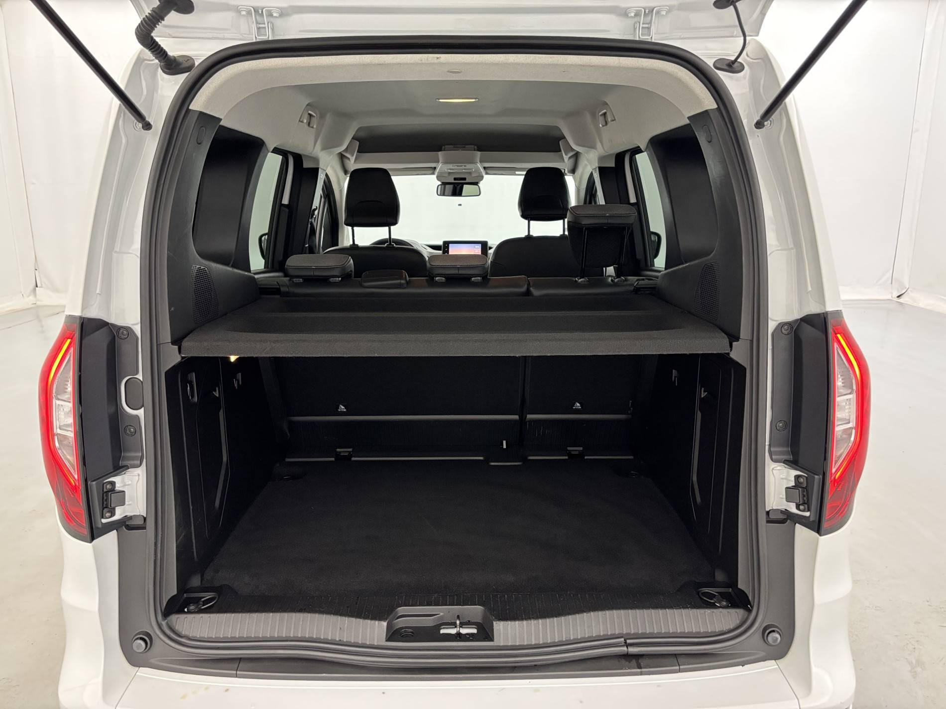Vente en ligne Renault Kangoo  Blue dCi 95 au prix de 23 890 €