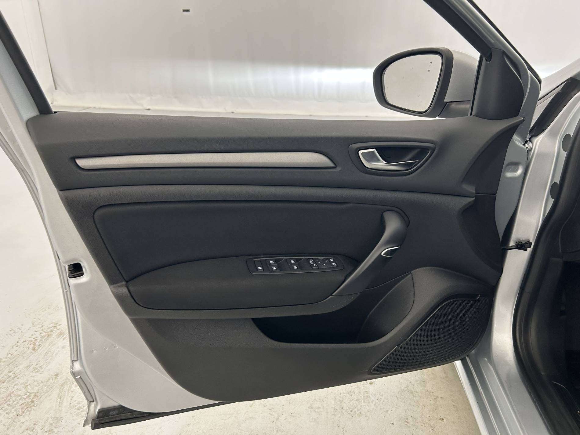 Vente en ligne Renault Megane 4 Estate  Blue dCi 115 au prix de 14 990 €