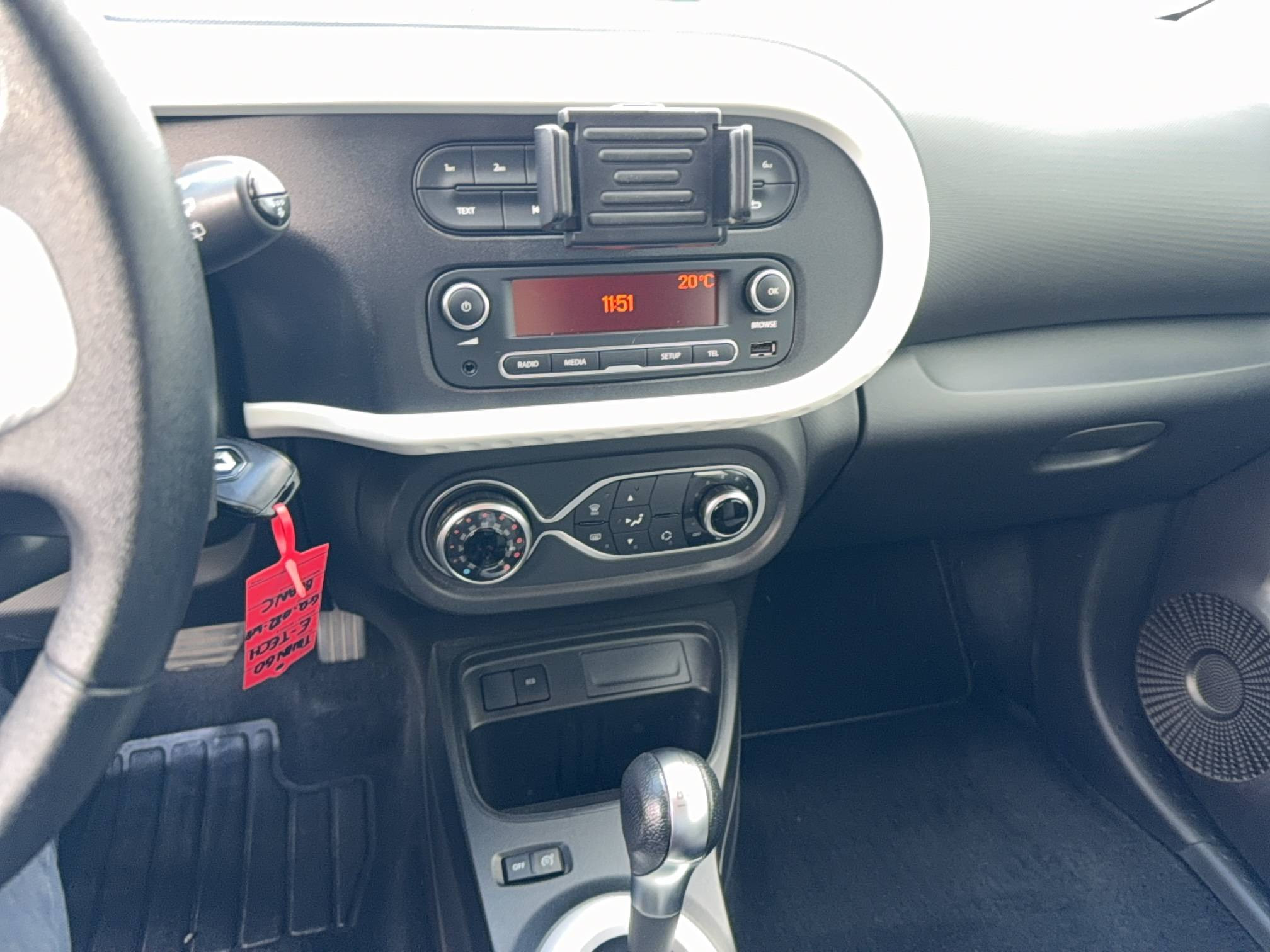 Vente en ligne Renault Twingo Electrique Twingo III E-Tech au prix de 12 990 €