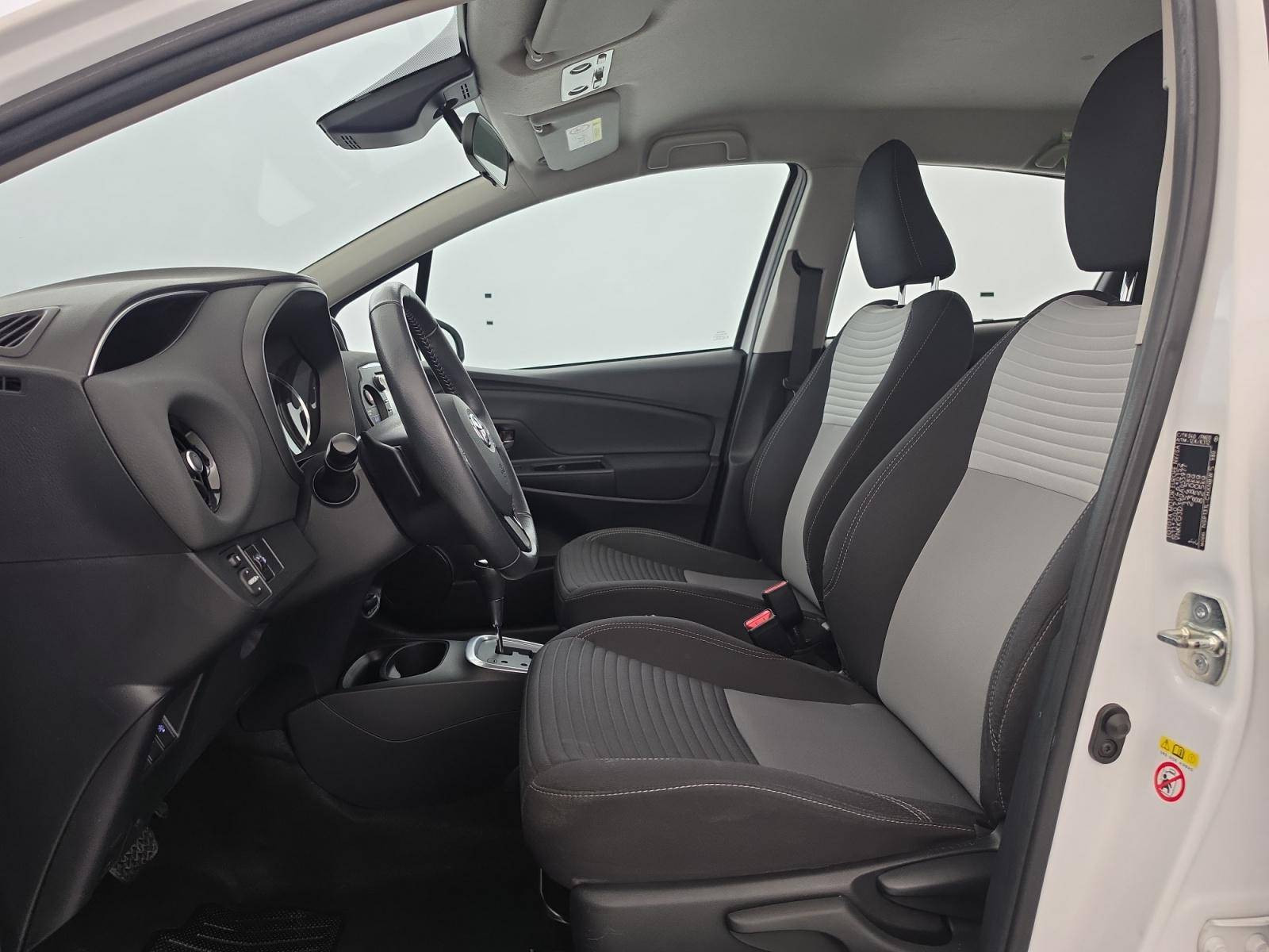 Vente en ligne Toyota Yaris Yaris Pro 110 VVT-i CVT au prix de 12 990 €