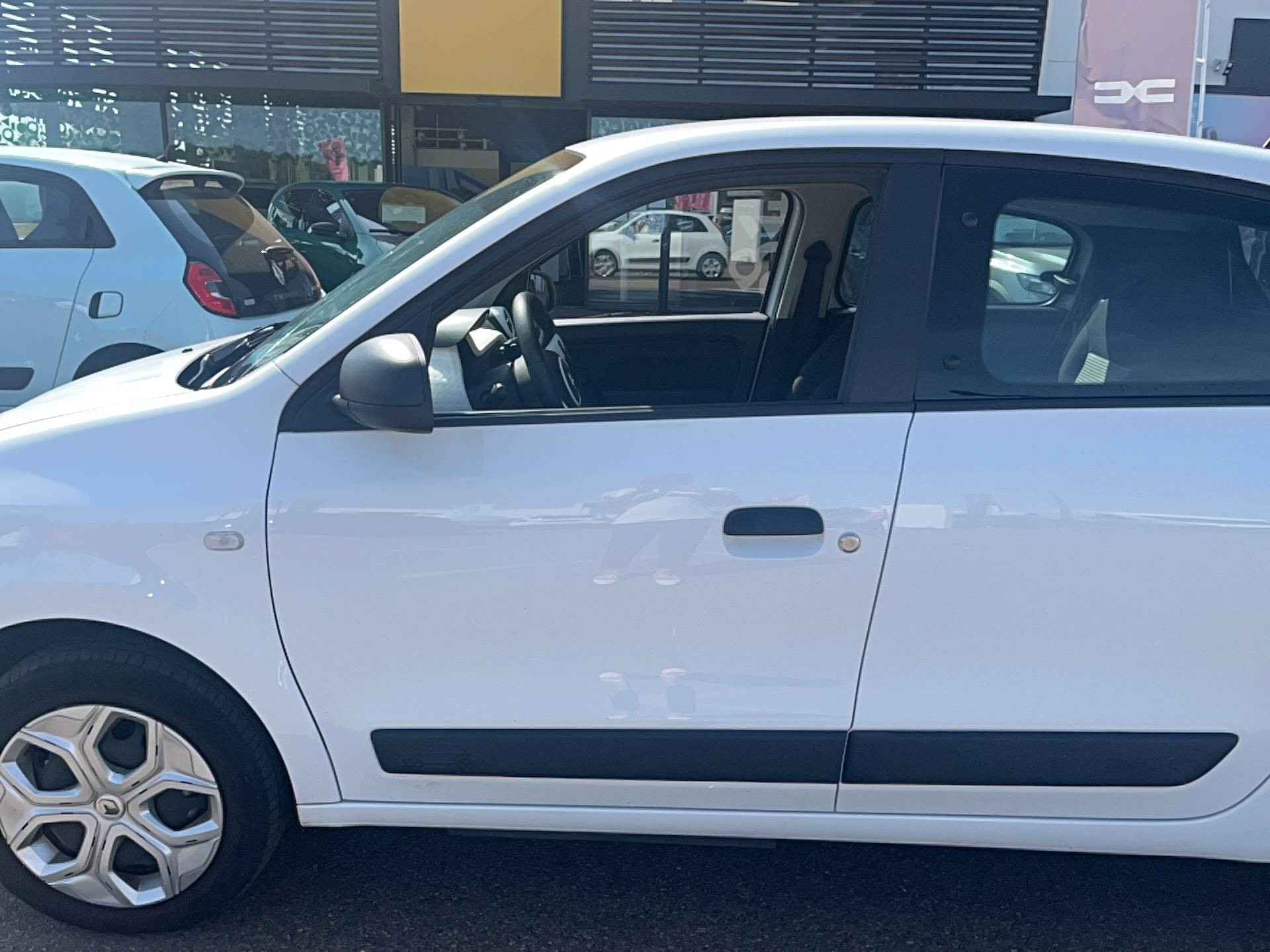 Vente en ligne Renault Twingo Electrique Twingo III E-Tech au prix de 12 491 €