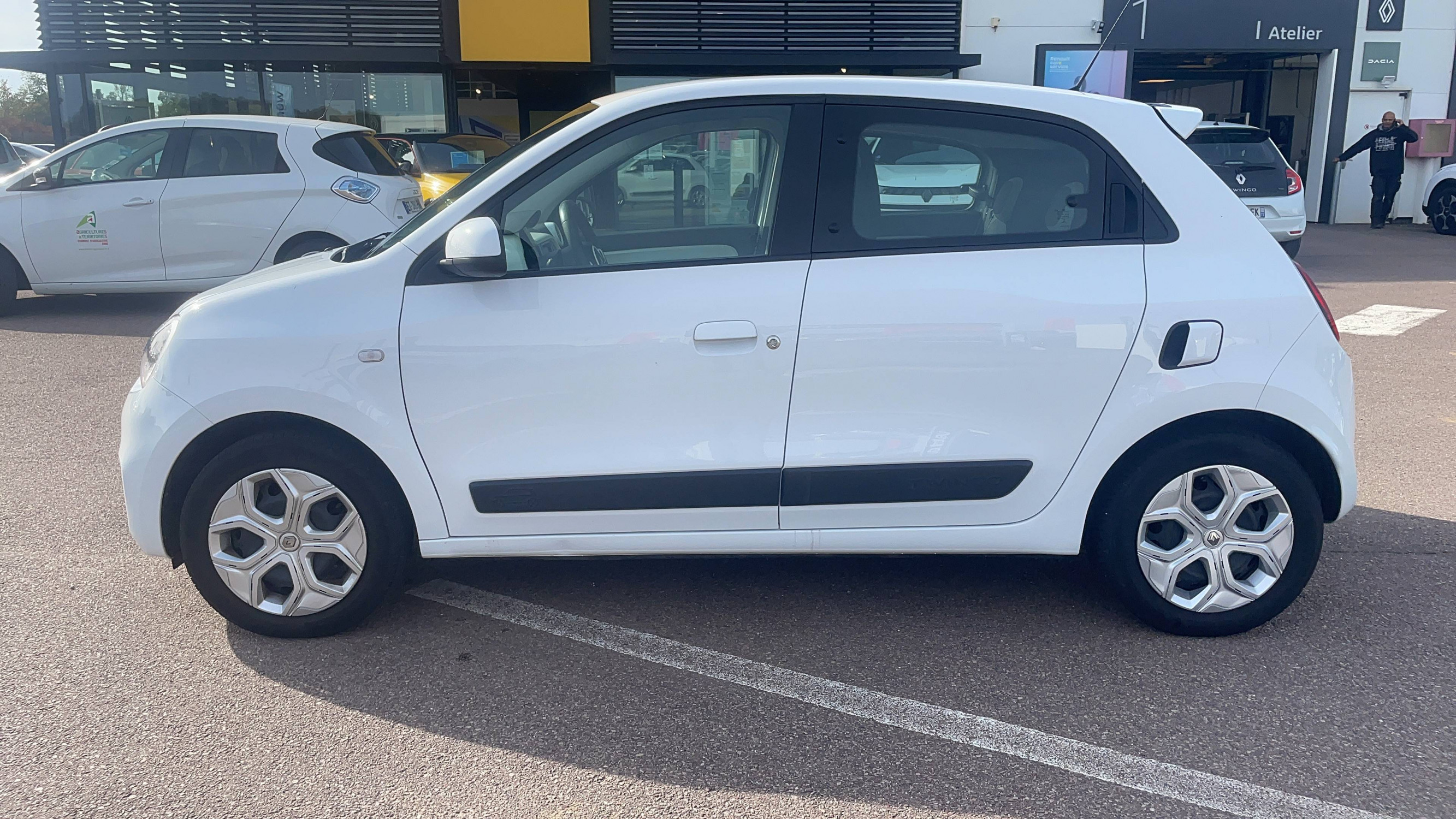 Vente en ligne Renault Twingo 3  SCe 65 - 21 au prix de 11 690 €