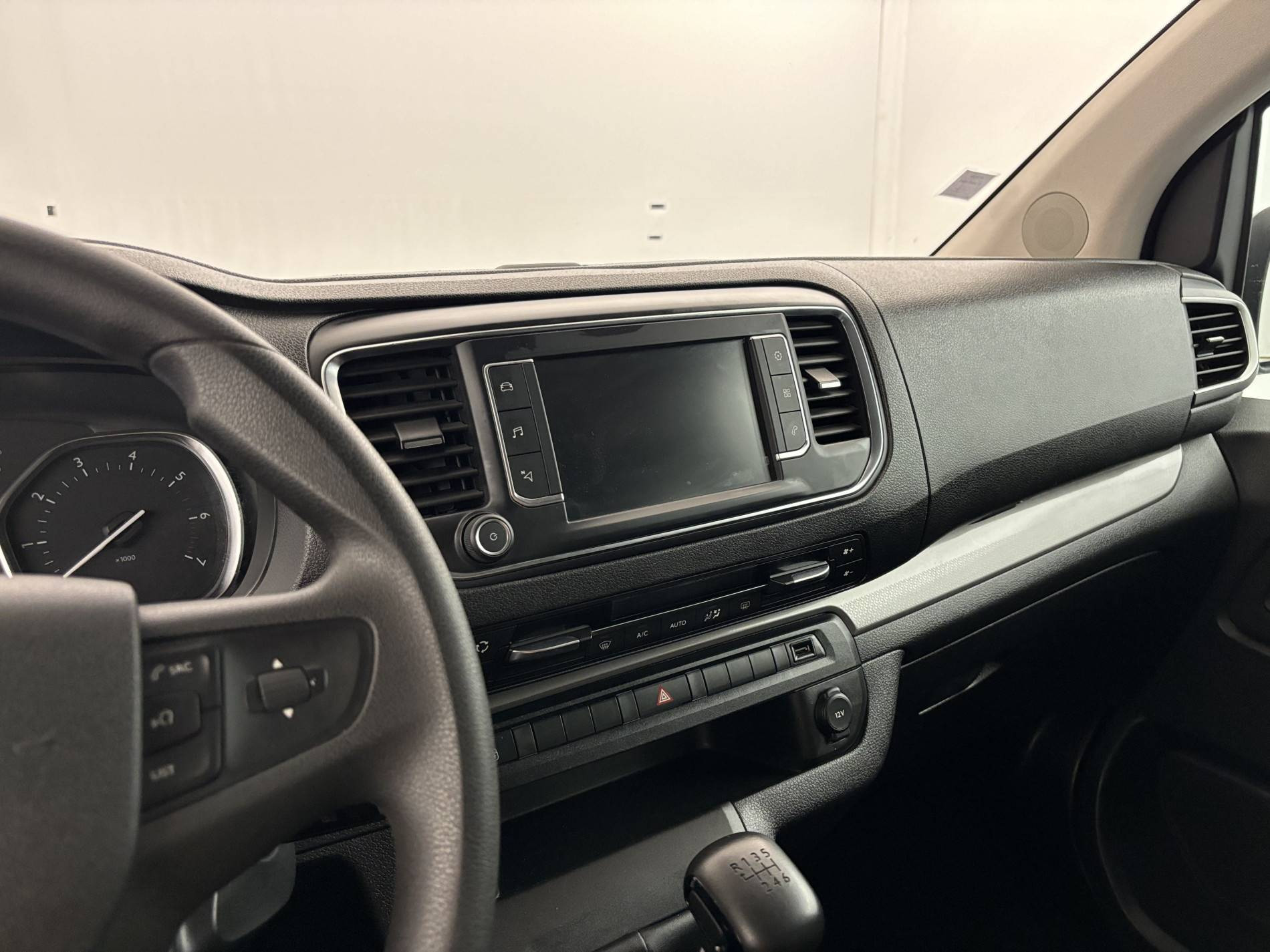Vente en ligne Citroën Spacetourer Spacetourer M BlueHDi 100 BVM6 au prix de 24 490 €