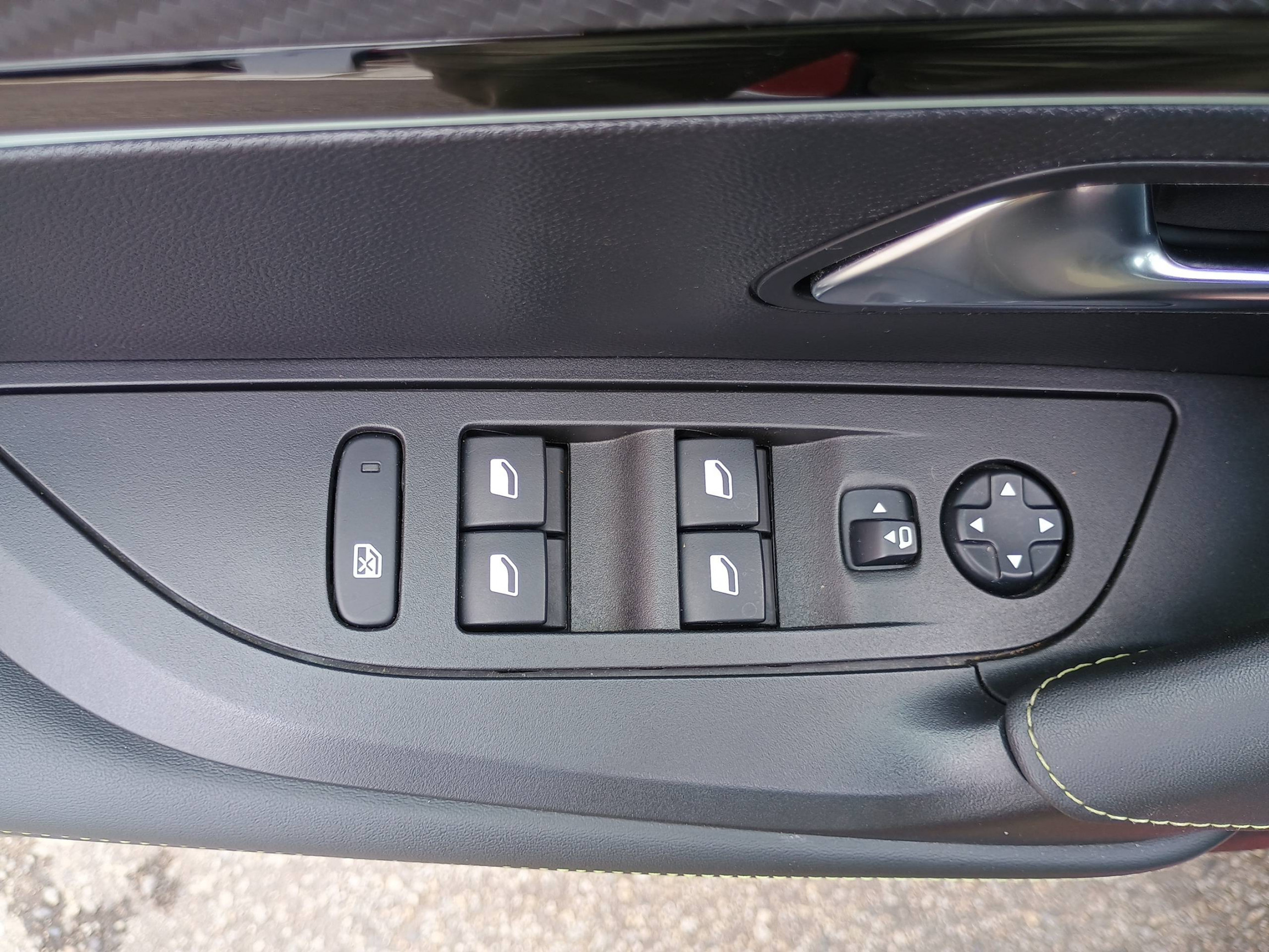 Vente en ligne Peugeot 2008  BlueHDi 130 S&S EAT8 au prix de 19 990 €