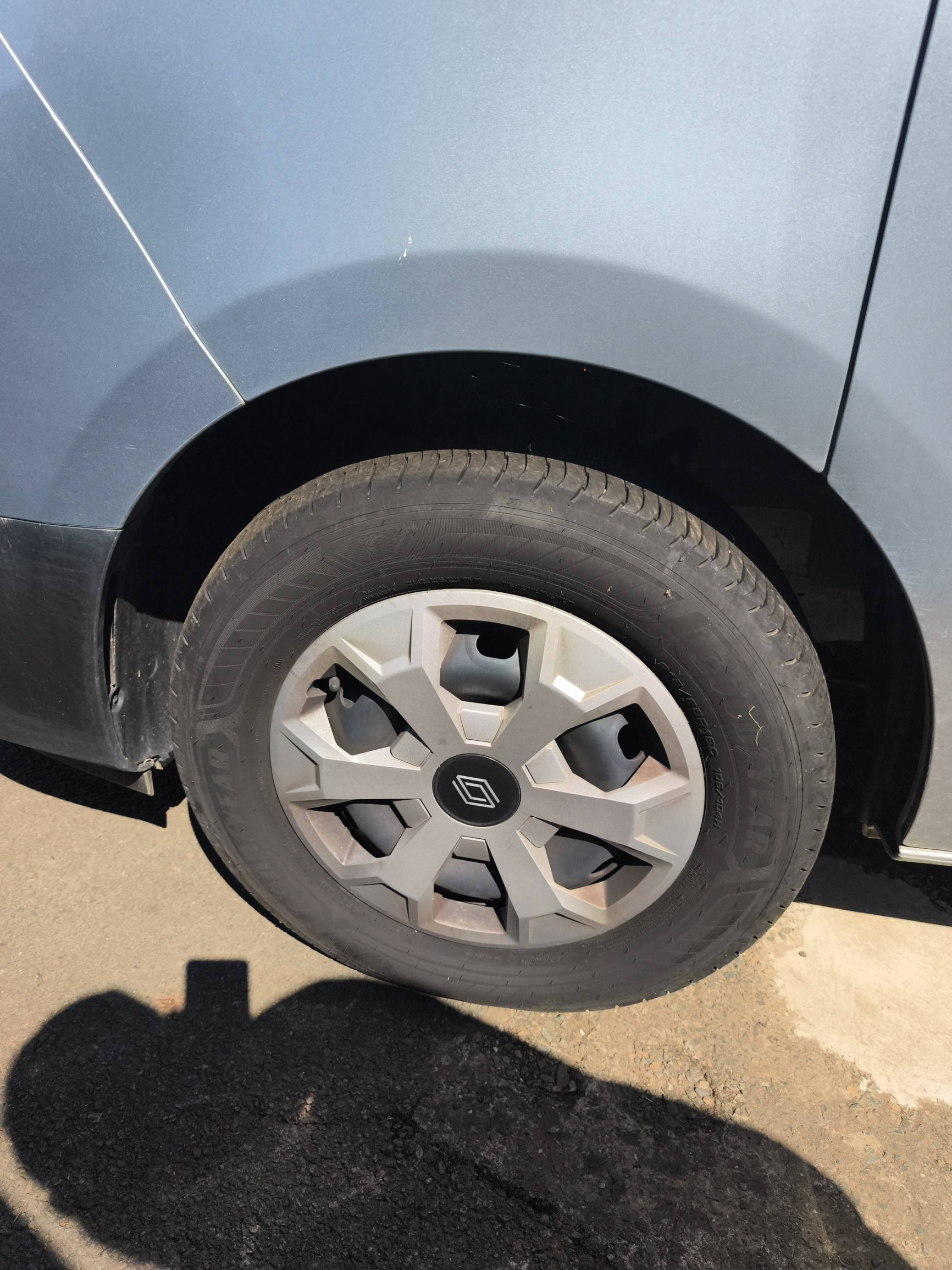 Vente en ligne Renault Trafic 3 Fourgon TRAFIC FG BLUE DCI 170 L1H1 2T8 AUTO au prix de 34 490 €
