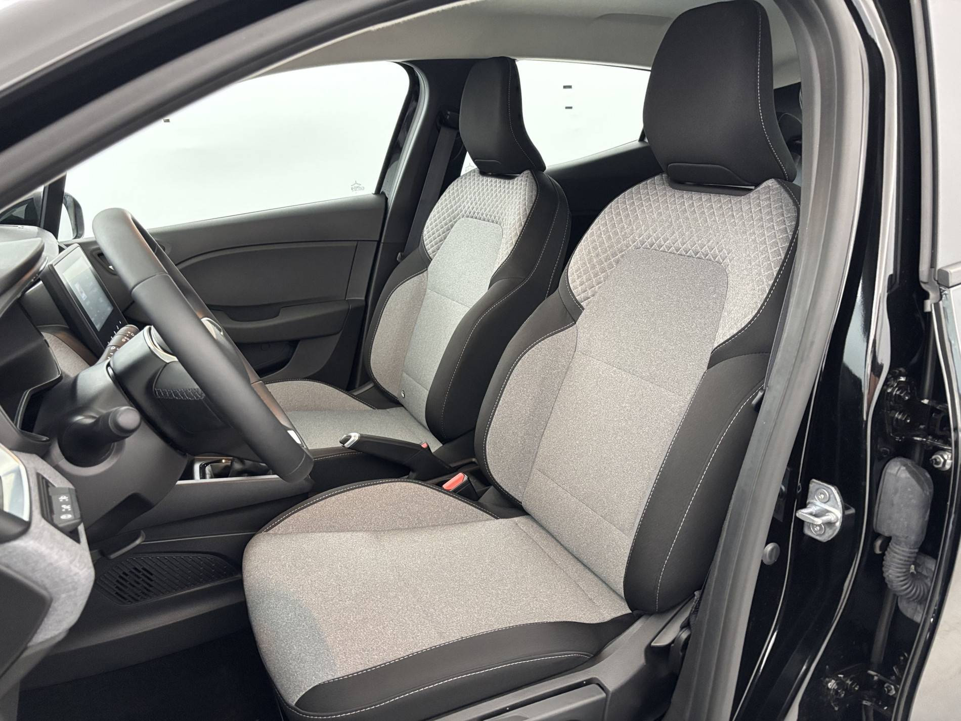 Vente en ligne Renault Clio 5 Clio Blue dCi 100 ch GSR2 au prix de 18 340 €