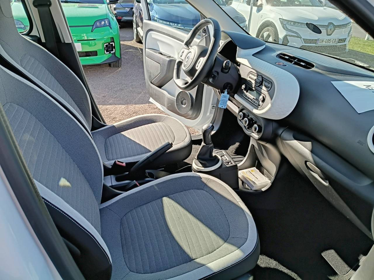 Vente en ligne Renault Twingo 3  1.0 SCe 70 E6C au prix de 8 990 €