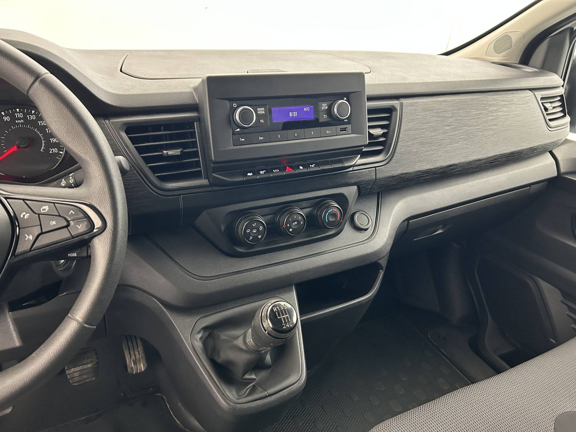 Vente en ligne Renault Trafic 3 Fourgon TRAFIC FGN L1H1 2800 KG BLUE DCI 110 au prix de 20 790 €