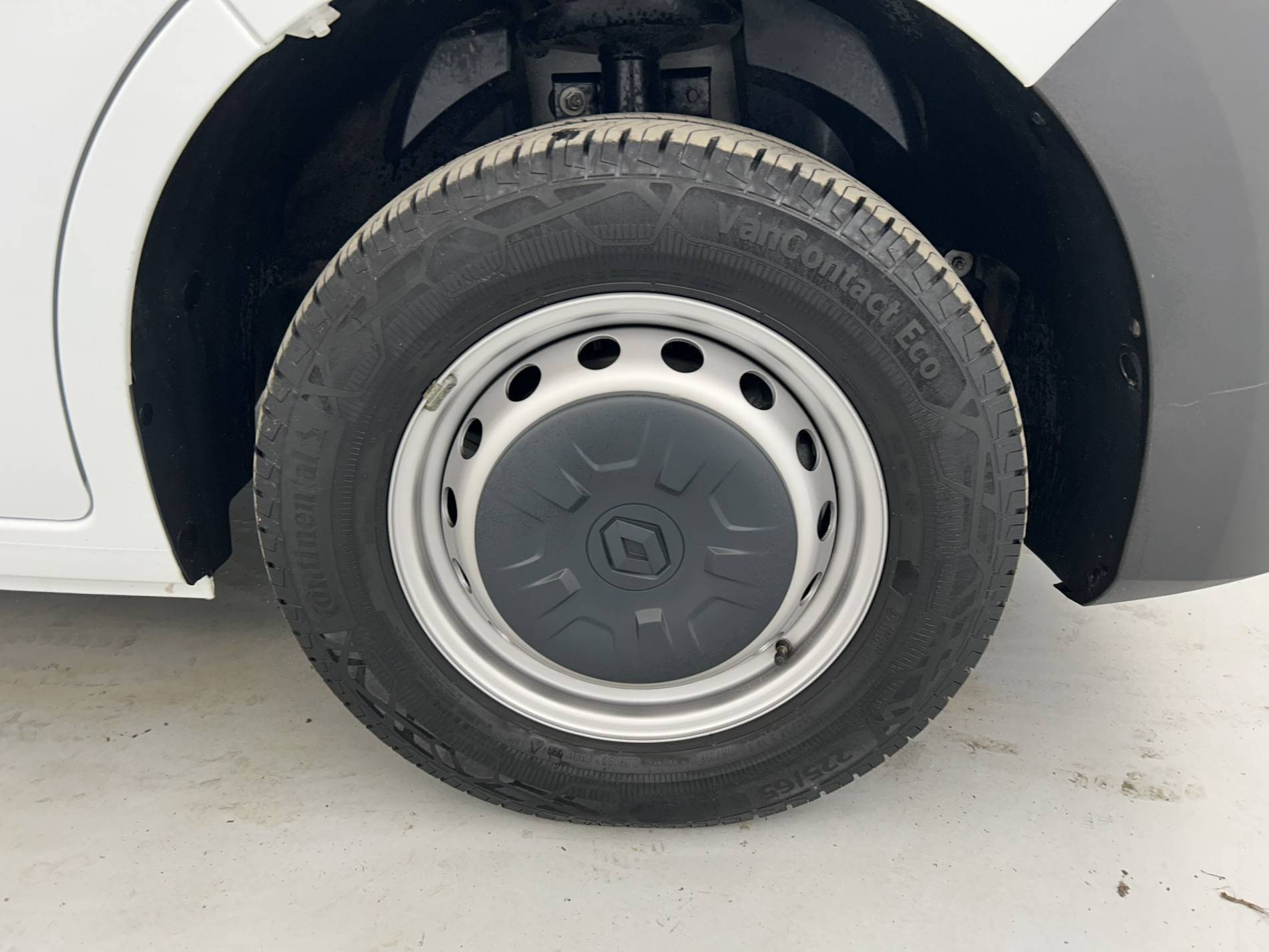 Vente en ligne Renault Master Fourgon MASTER FGN TRAC F3500 L3H3 BLUE DCI 135 au prix de 29 990 €