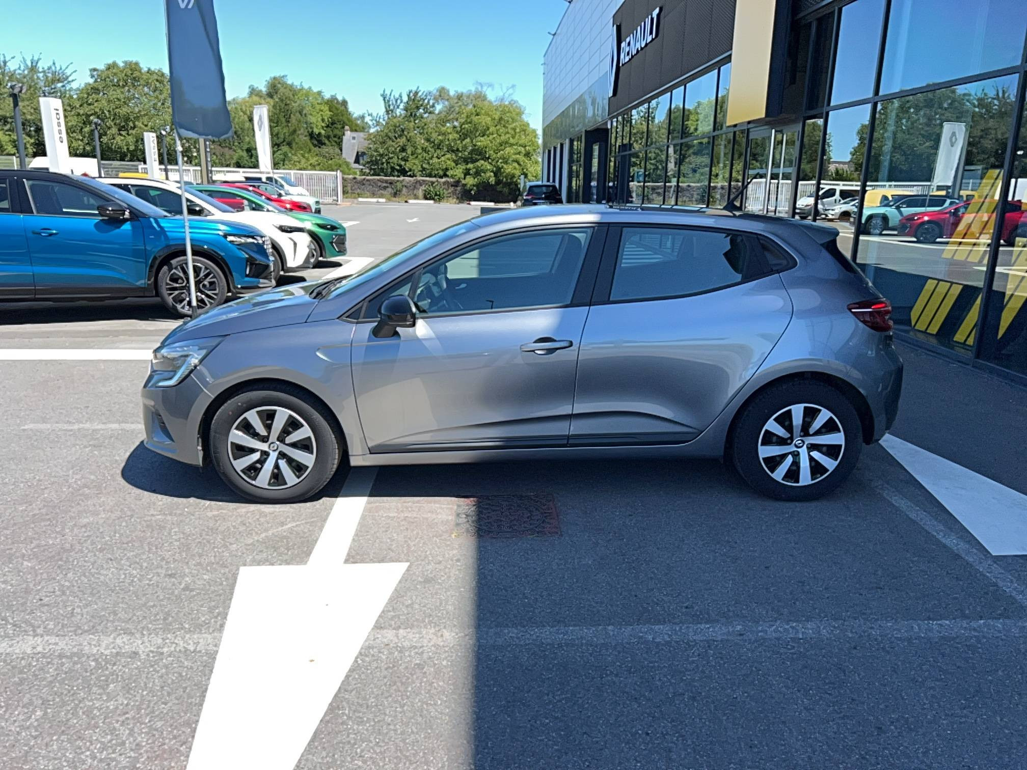 Vente en ligne Renault Clio 5 Clio TCe 90 au prix de 13 990 €