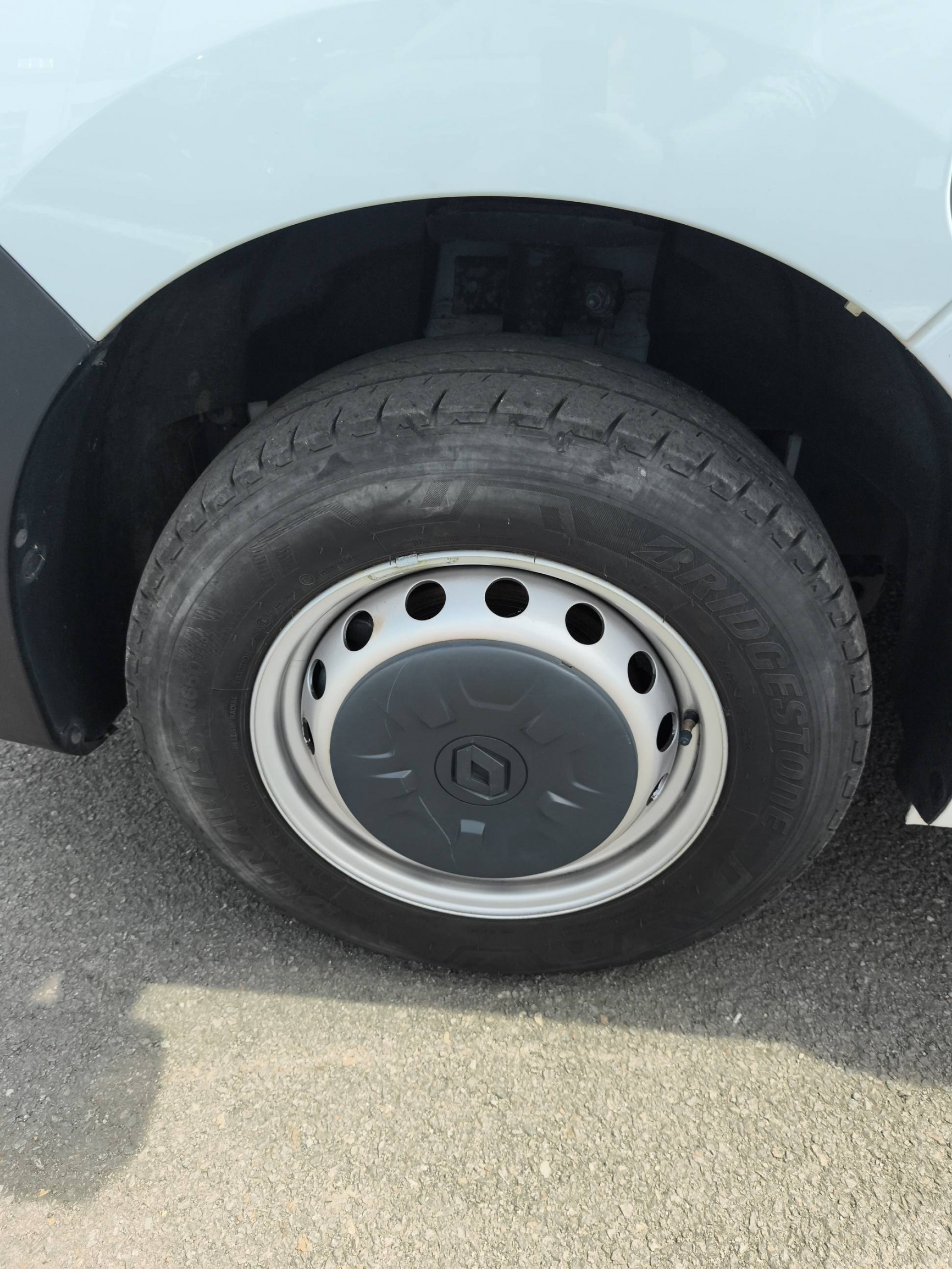 Vente en ligne Renault Master Fourgon MASTER FGN TRAC F3500 L2H2 BLUE DCI 135 au prix de 24 990 €