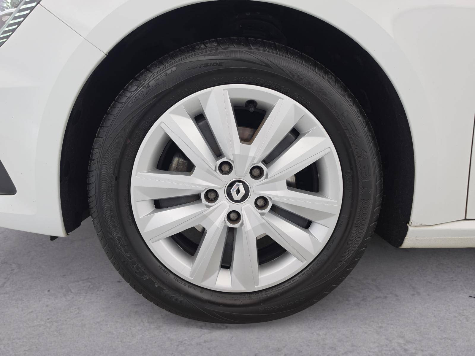 Vente en ligne Renault Megane 4  Blue dCi 115 au prix de 13 490 €
