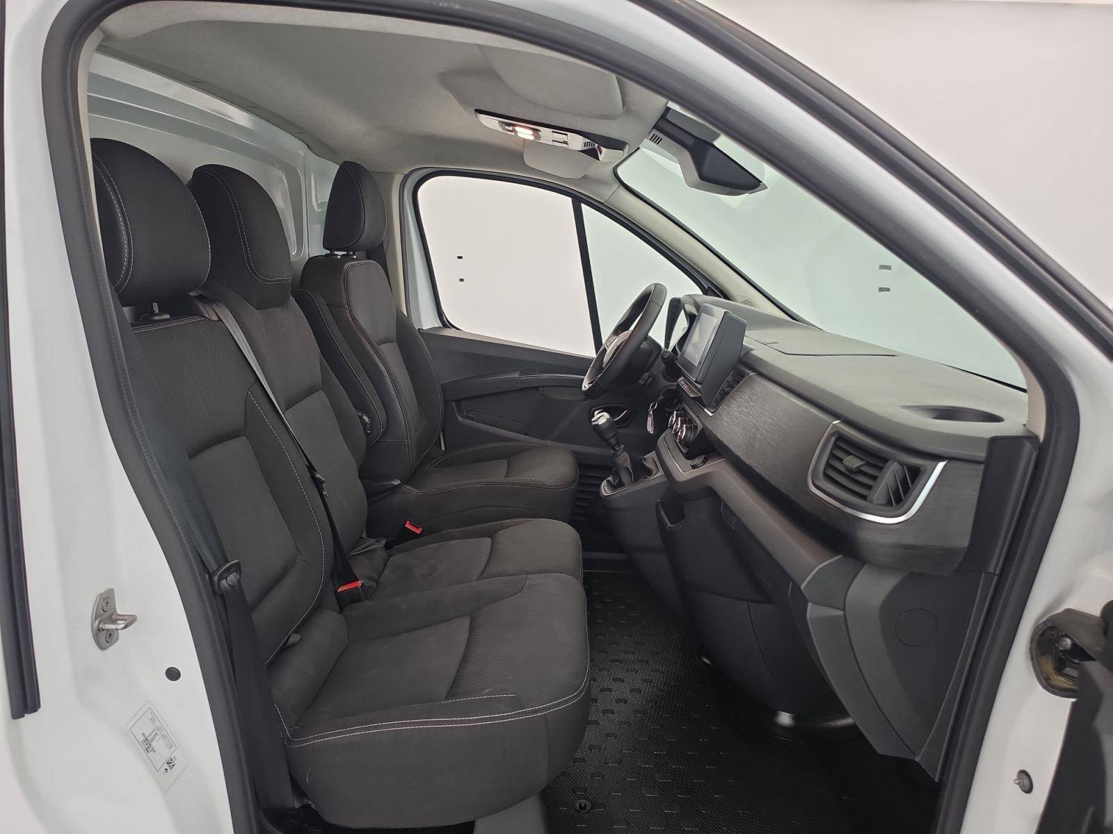 Vente en ligne Renault Trafic 3 Fourgon TRAFIC FGN L2H1 3000 KG BLUE DCI 130 au prix de 21 990 €