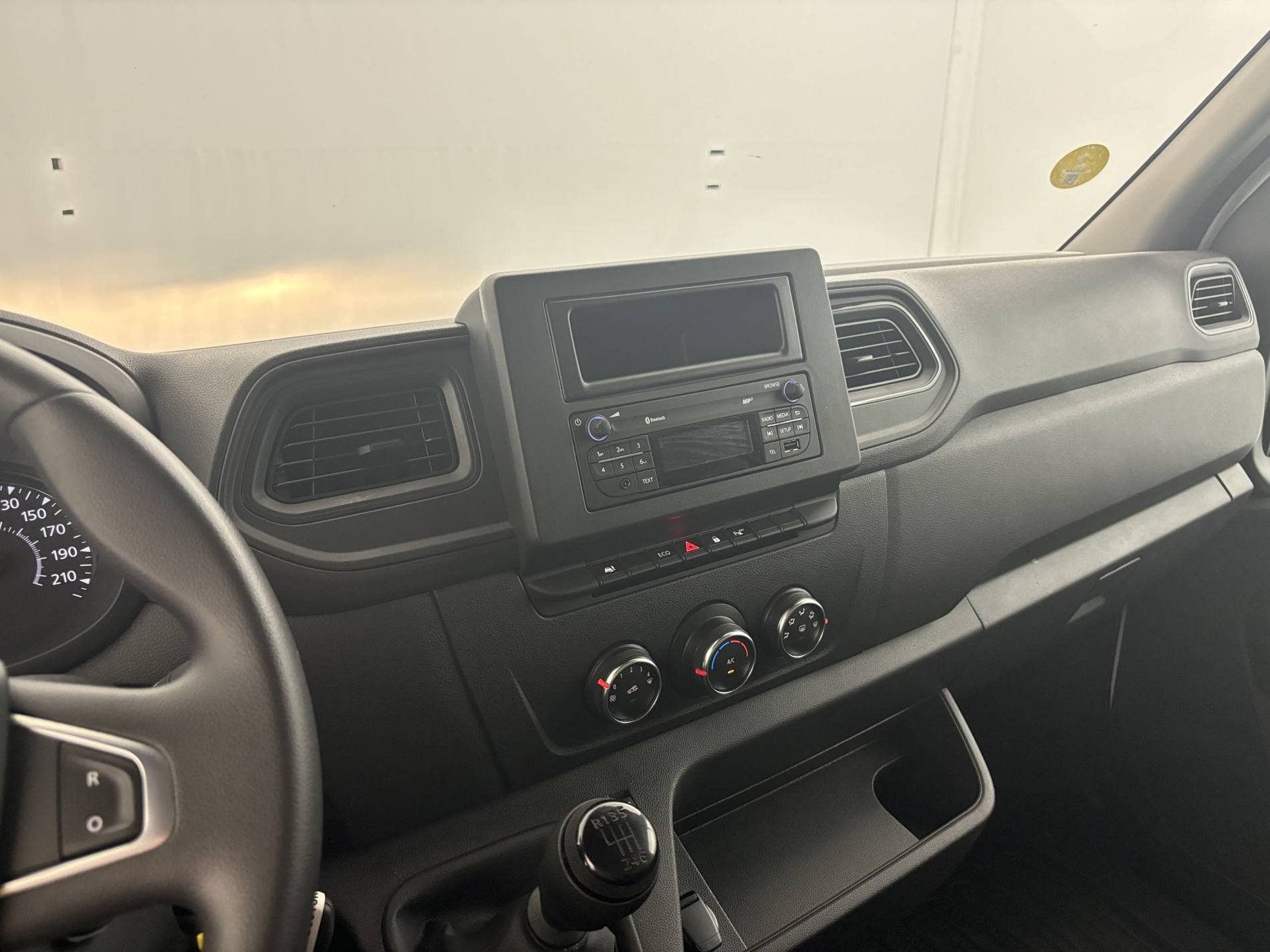 Vente en ligne Renault Master Fourgon MASTER FGN TRAC F3500 L3H3 BLUE DCI 135 au prix de 28 500 €