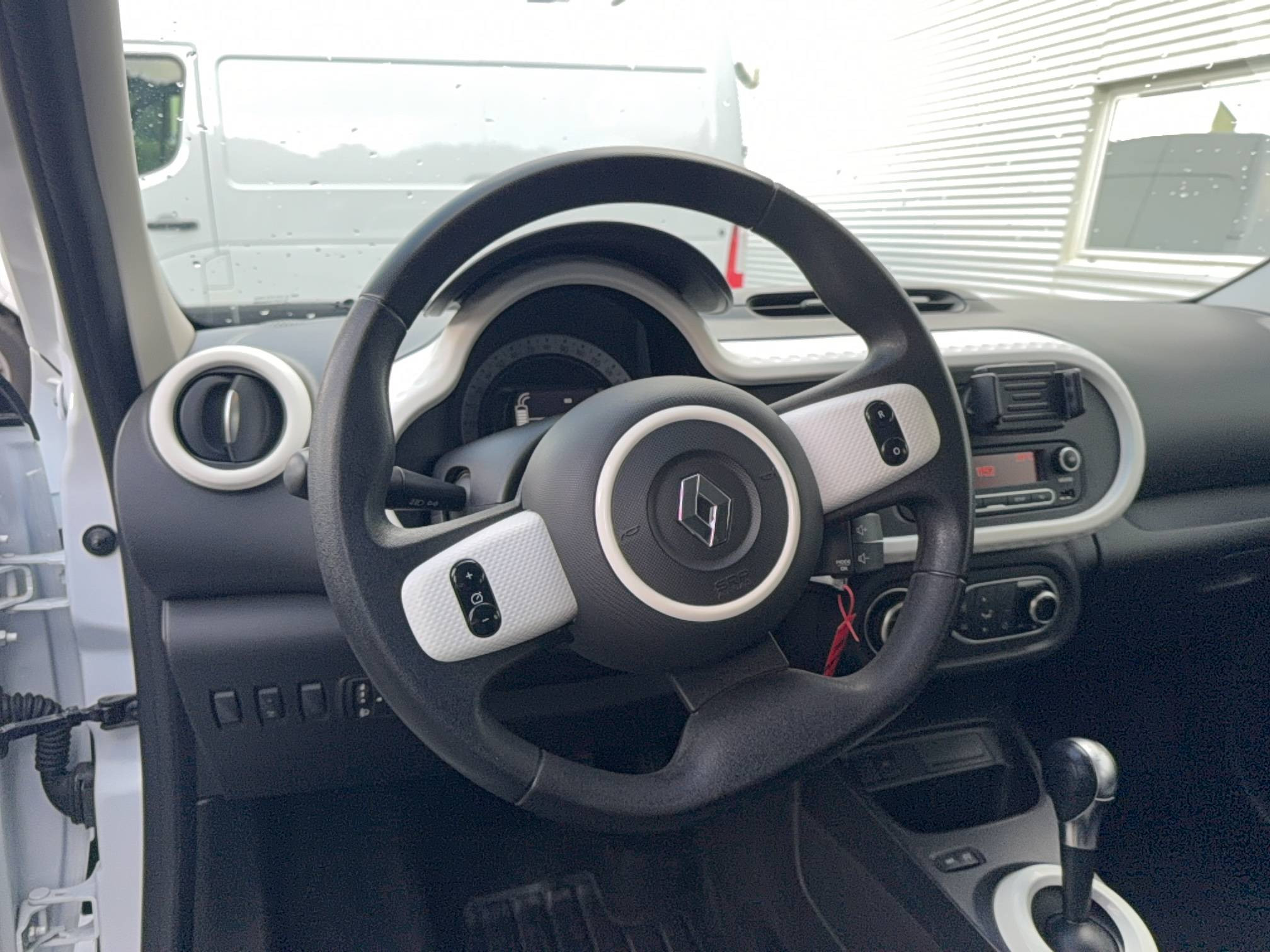 Vente en ligne Renault Twingo Electrique Twingo III E-Tech au prix de 12 990 €