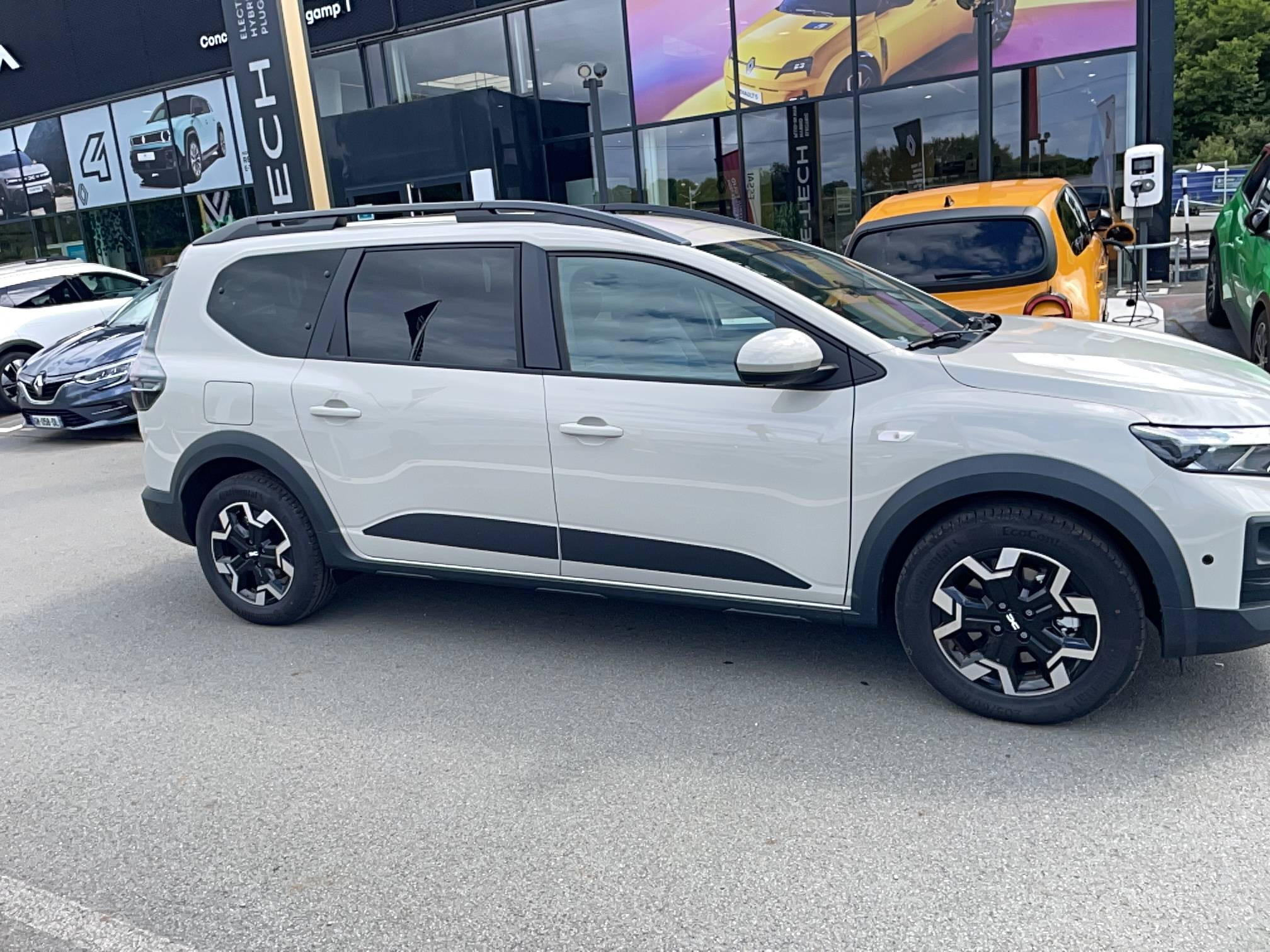 Vente en ligne Dacia Jogger  155 7 pl au prix de 28 990 €