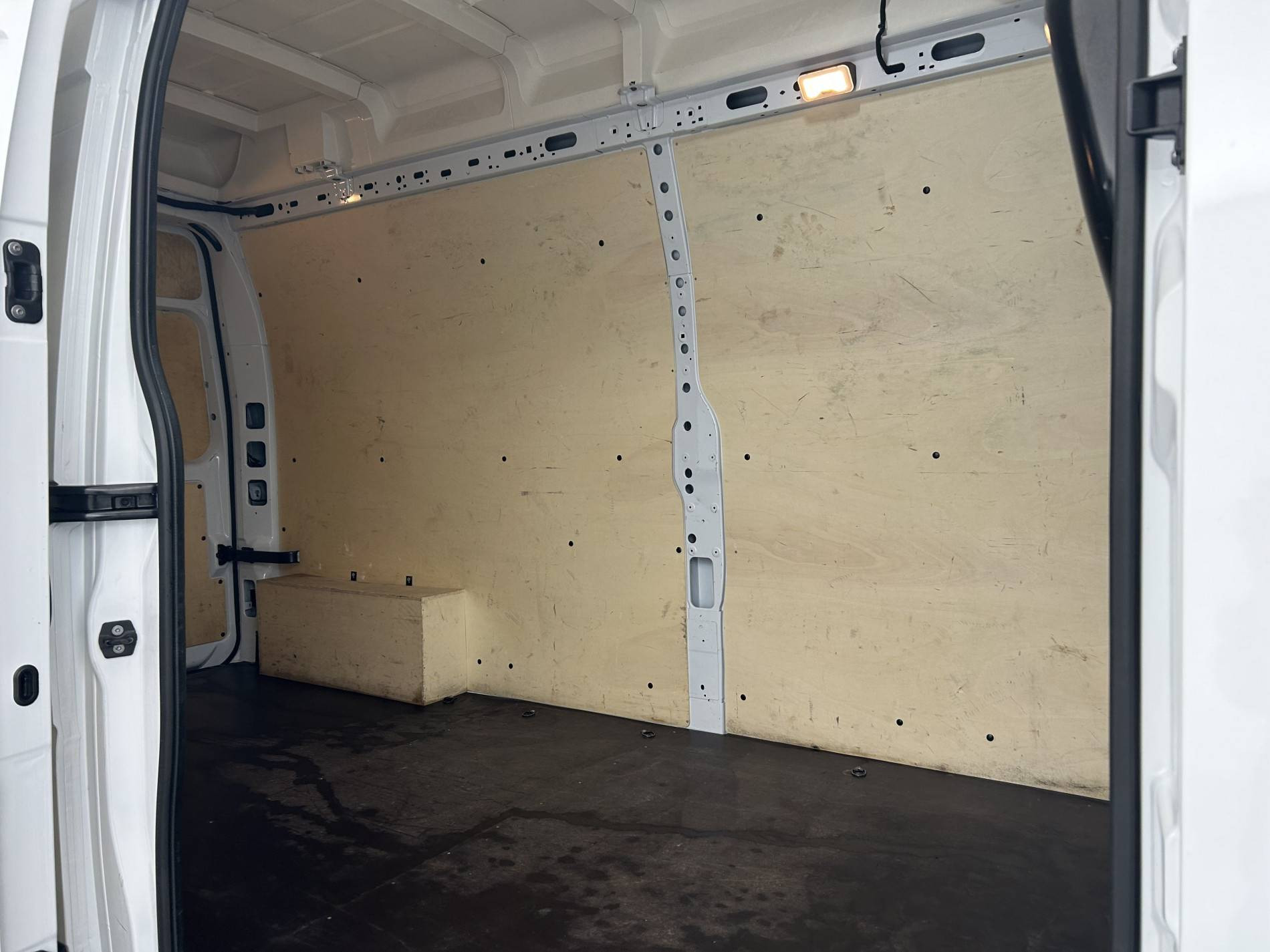 Vente en ligne Renault Master Fourgon MASTER FGN TRAC F3500 L3H3 BLUE DCI 135 au prix de 28 590 €