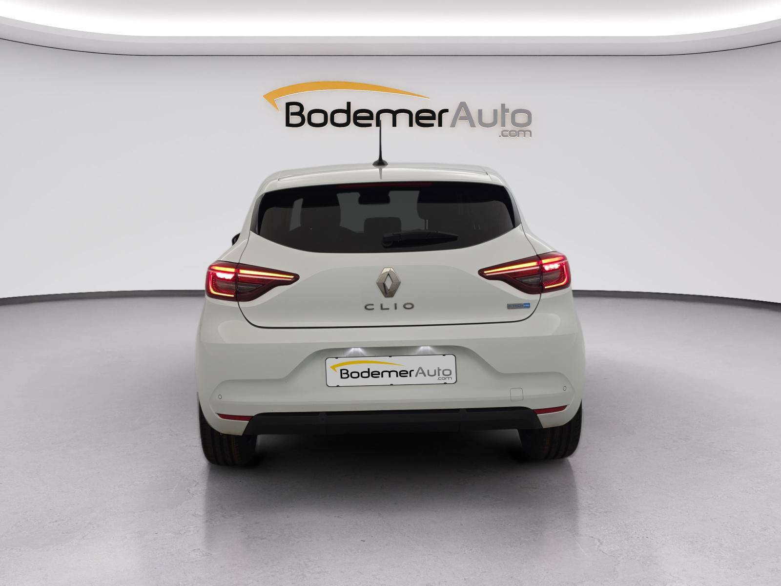 Vente en ligne Renault Clio 5 Clio E-Tech full hybrid 145 au prix de 15 990 €