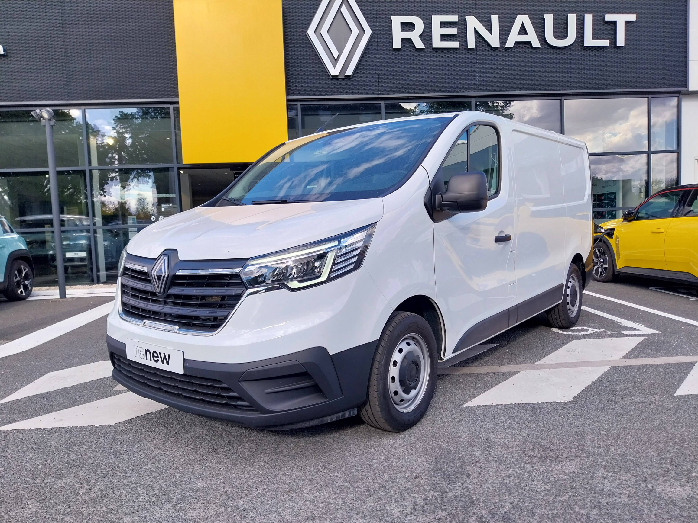 Renault Trafic 3 Fourgon TRAFIC FG BLUE DCI 130 L1H1 3T GSR2 occasion de 2024 en vente à Argentan