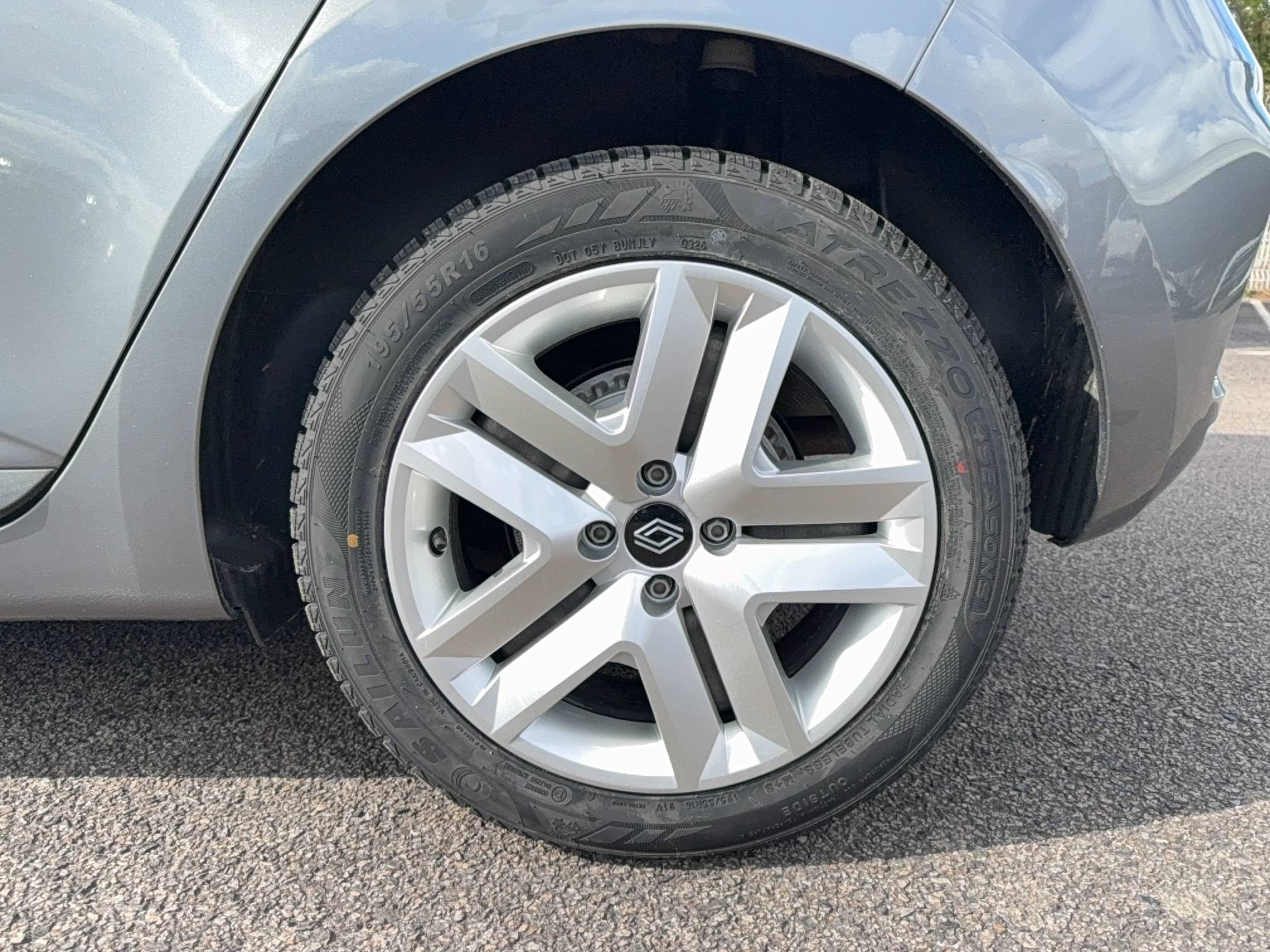 Vente en ligne Renault Clio 5 Clio dCi 100 au prix de 13 990 €