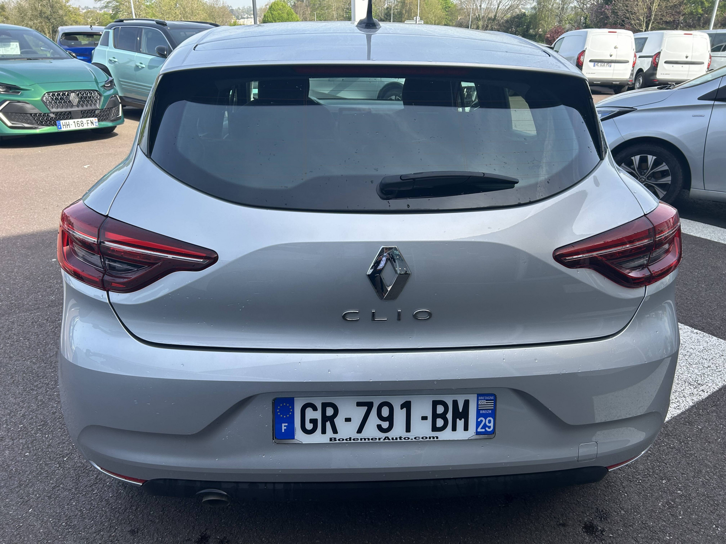 Vente en ligne Renault Clio 5 Clio TCe 90 au prix de 14 490 €