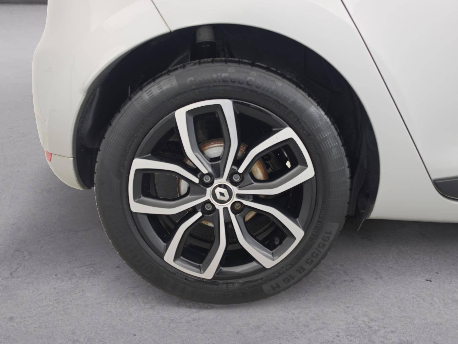 Vente en ligne Renault Clio 4 Clio TCe 90 E6C au prix de 10 990 €
