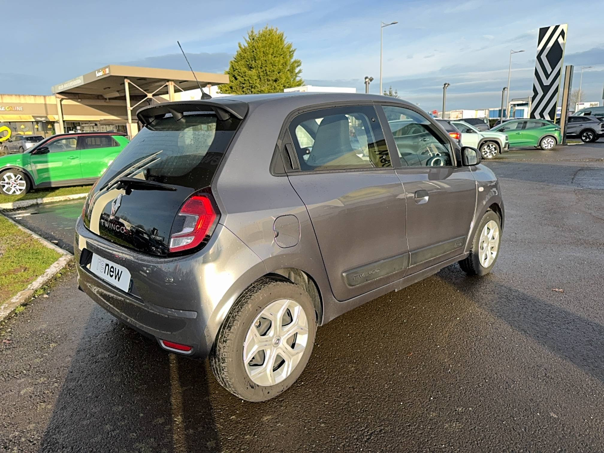 Vente en ligne Renault Twingo Electrique Twingo III E-Tech au prix de 9 890 €