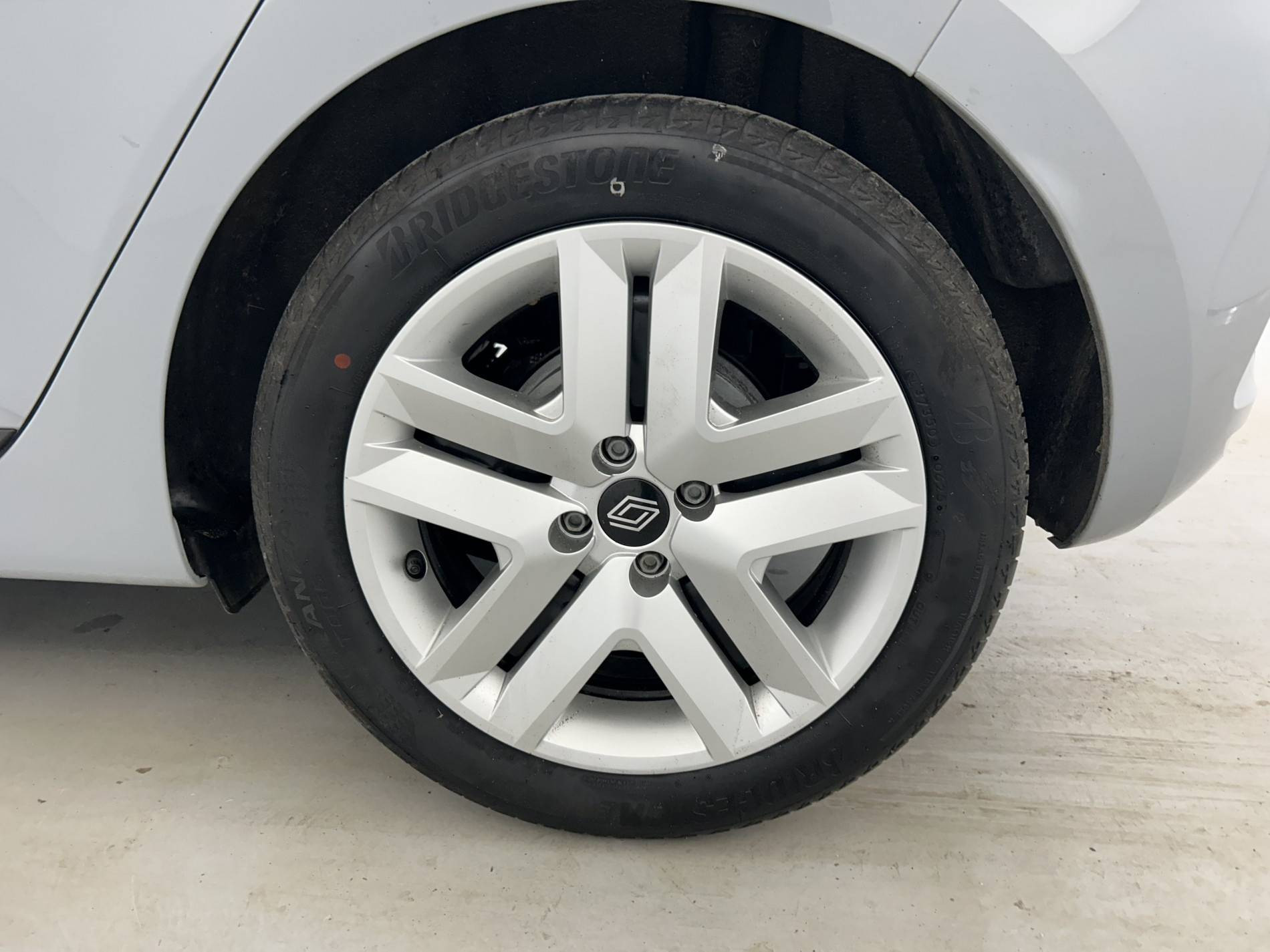 Vente en ligne Renault Clio 5 Clio E-Tech full hybrid 145 ch GSR2 au prix de 19 290 €