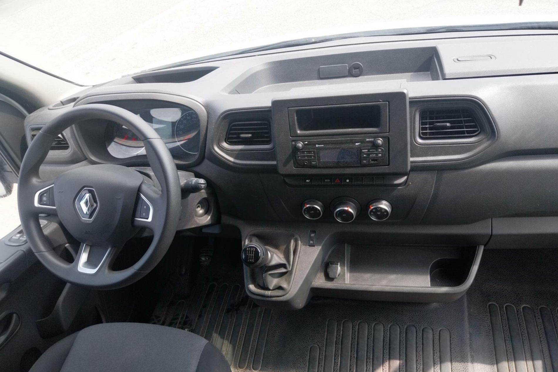 Vente en ligne Renault Master Fourgon MASTER FGN TRAC F3500 L2H2 BLUE DCI 135 au prix de 24 990 €