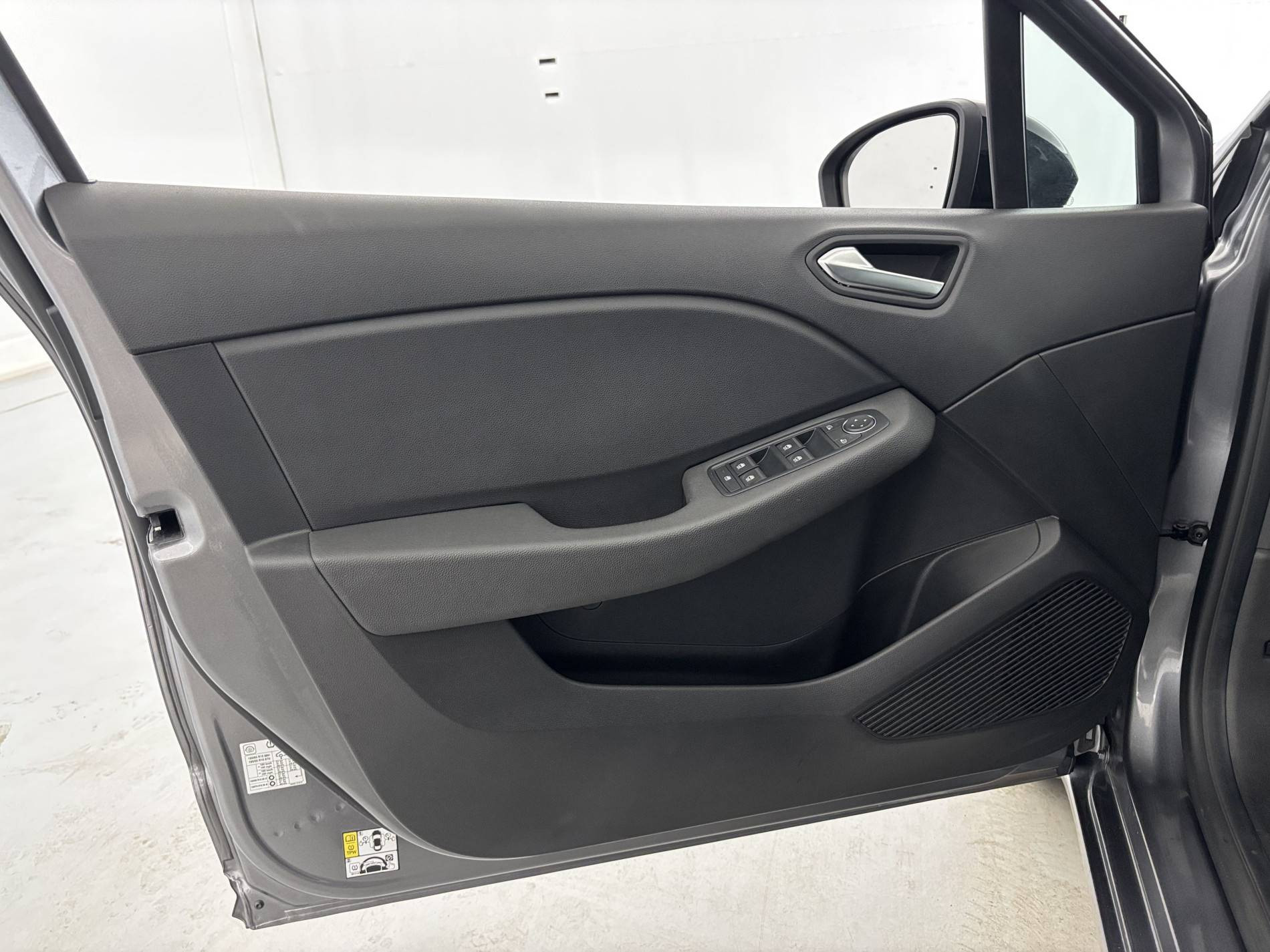 Vente en ligne Renault Clio 5 Clio Blue dCi 100 ch GSR2 au prix de 18 191 €