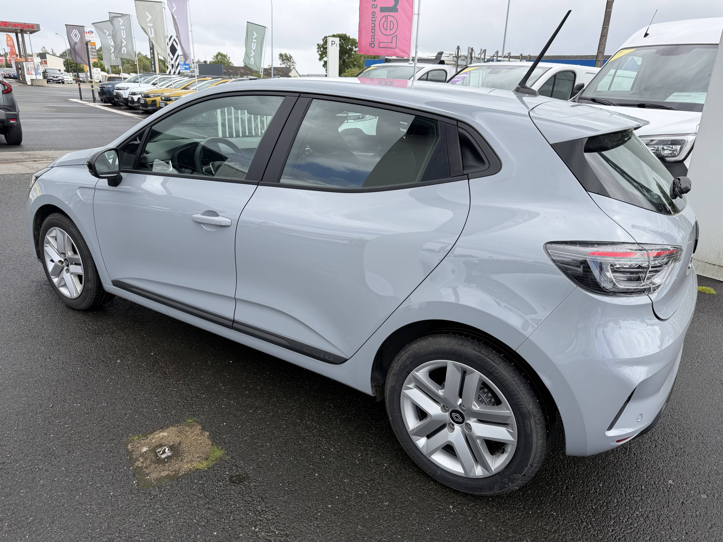 Vente en ligne Renault Clio 5 Clio SCe 65 ch GSR2 au prix de 15 390 €