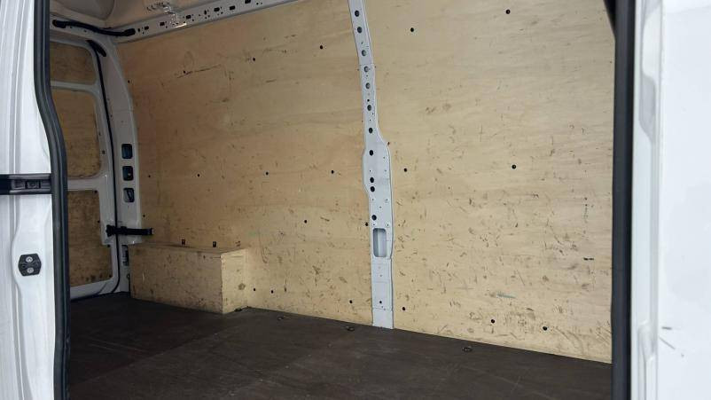 Vente en ligne Renault Master Fourgon MASTER FGN TRAC F3500 L3H3 BLUE DCI 135 au prix de 27 990 €