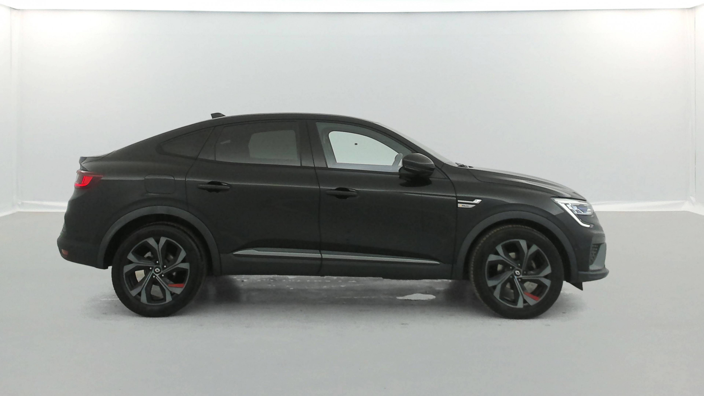 Vente en ligne Renault Arkana  TCe 140 EDC FAP - 21B au prix de 20 450 €