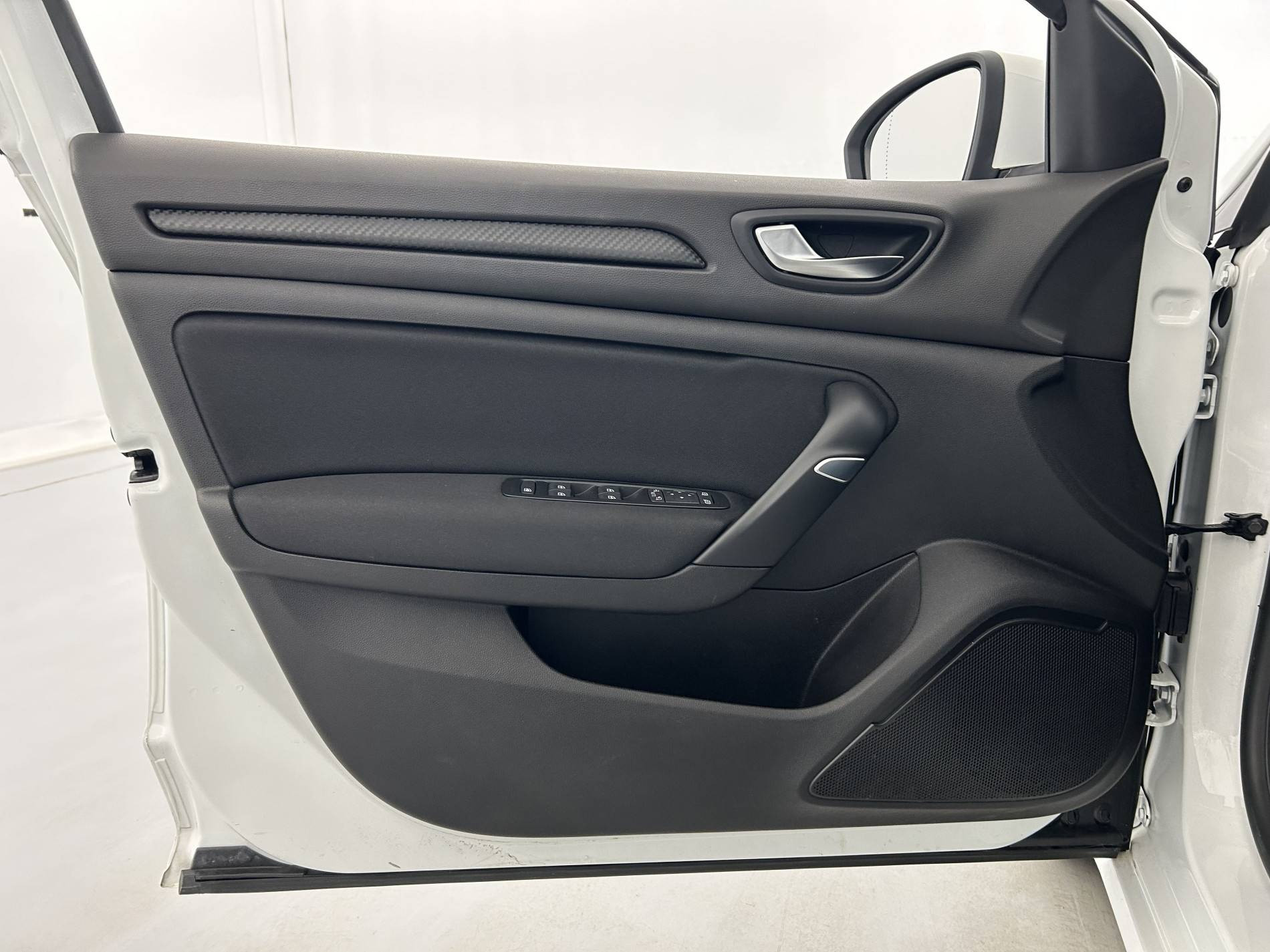 Vente en ligne Renault Megane 4 Mégane IV Berline Blue dCi 115 au prix de 14 480 €