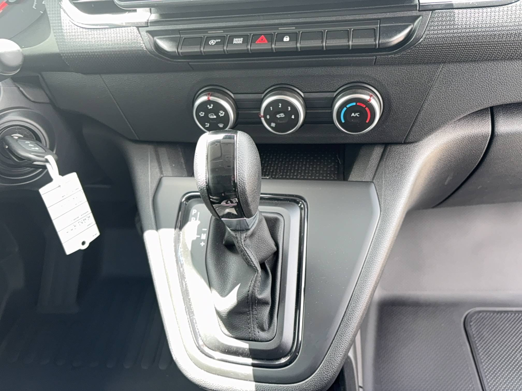 Vente en ligne Renault Kangoo Van  FG TOLE DCI 95 L1 AUTO au prix de 24 990 €