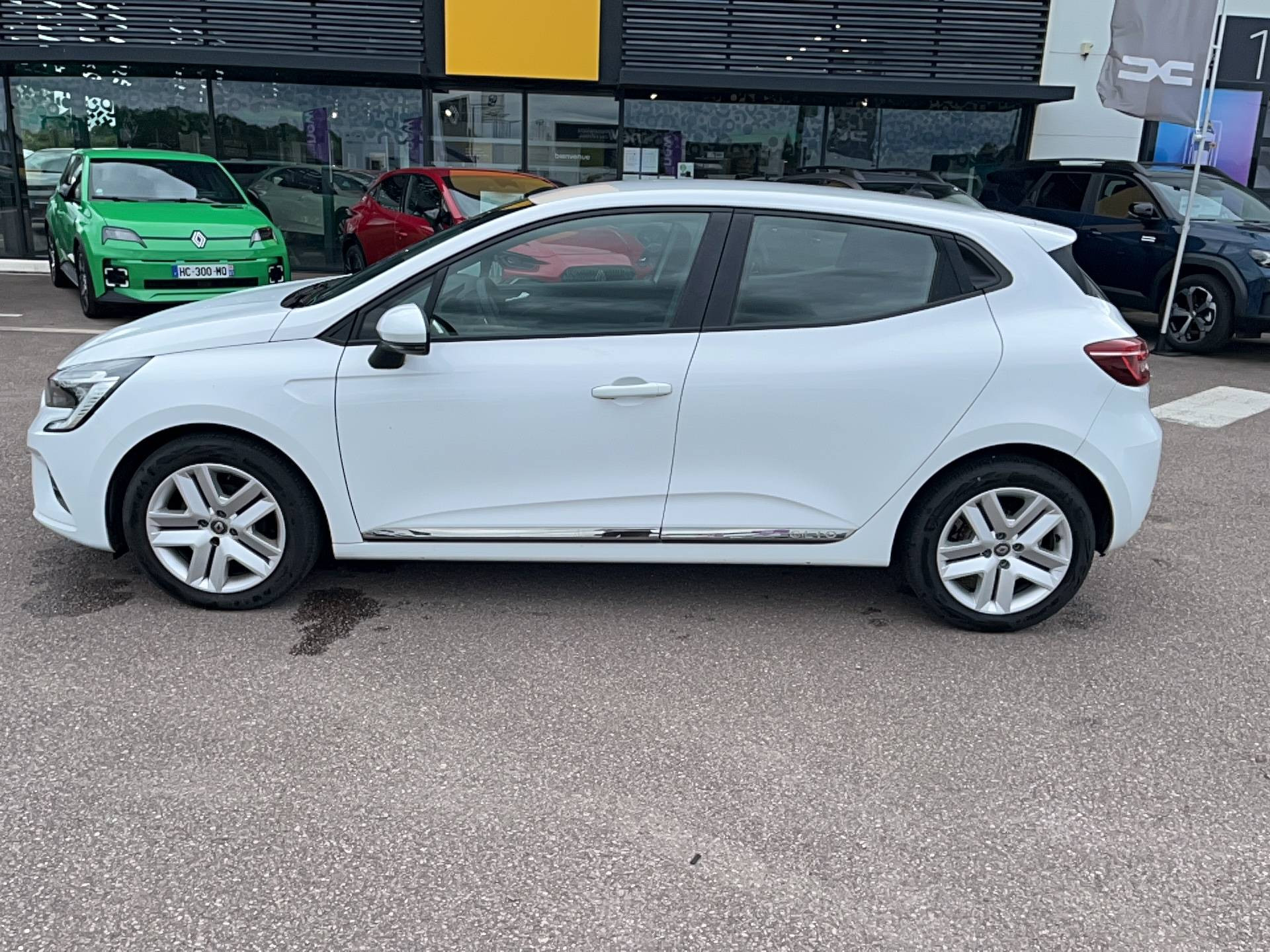 Vente en ligne Renault Clio 5 Clio TCe 90 - 21 au prix de 13 491 €
