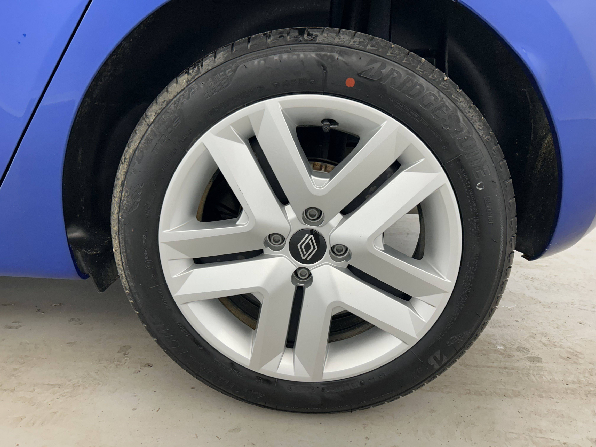 Vente en ligne Renault Clio 5 Clio TCe 90 au prix de 15 990 €