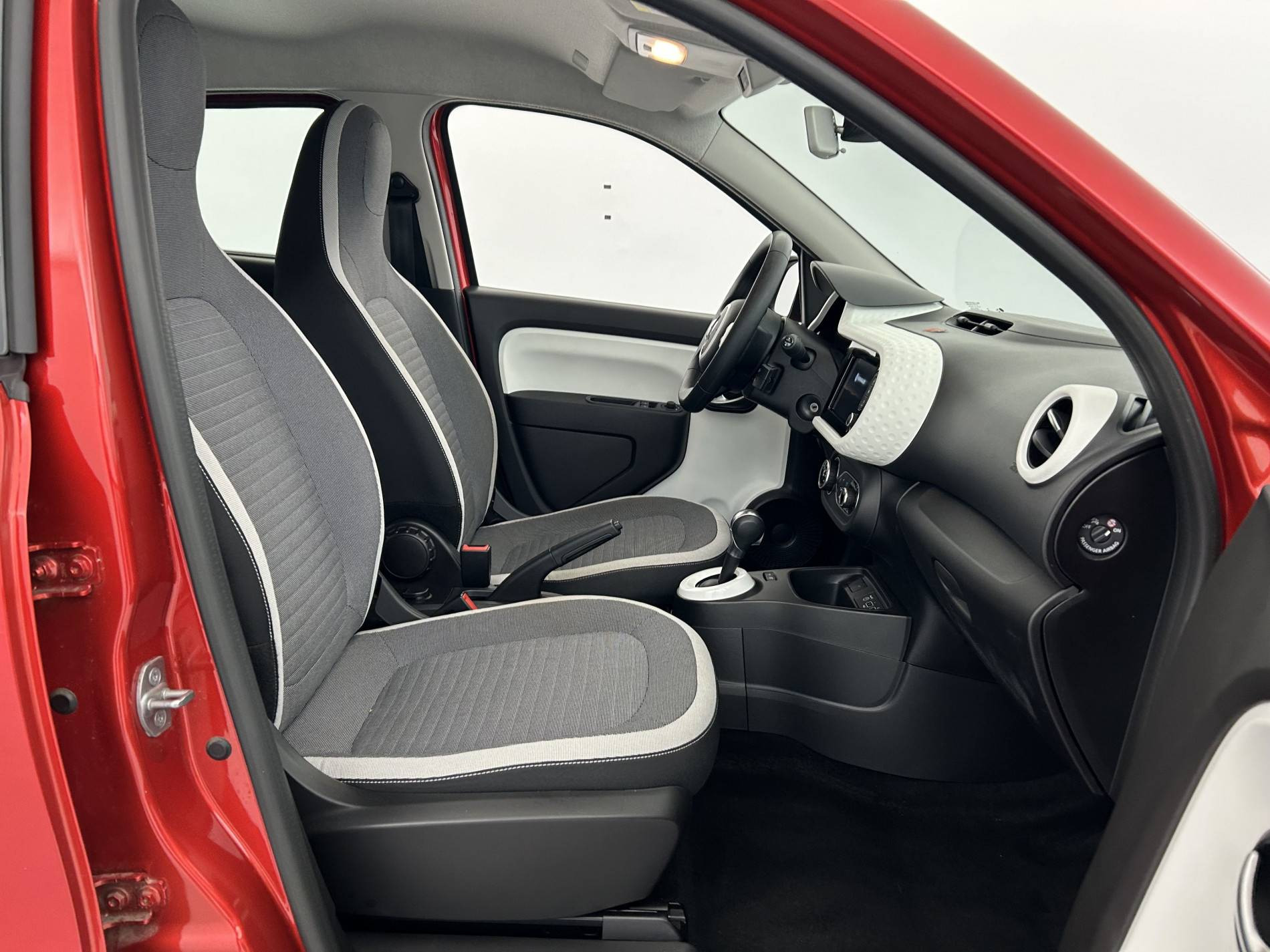 Vente en ligne Renault Twingo Electrique Twingo III E-Tech au prix de 10 490 €