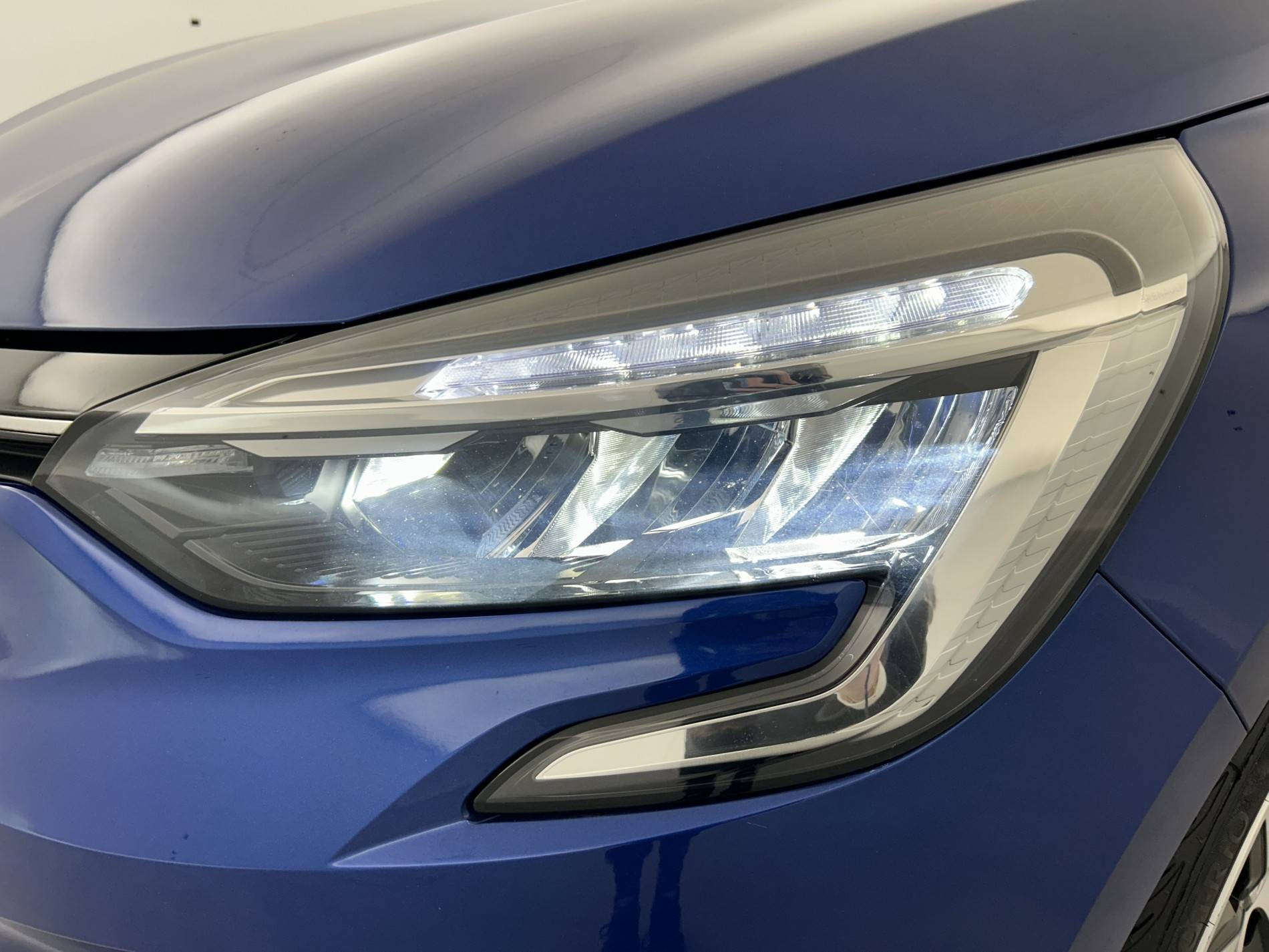 Vente en ligne Renault Clio 5 Clio TCe 90 au prix de 13 990 €